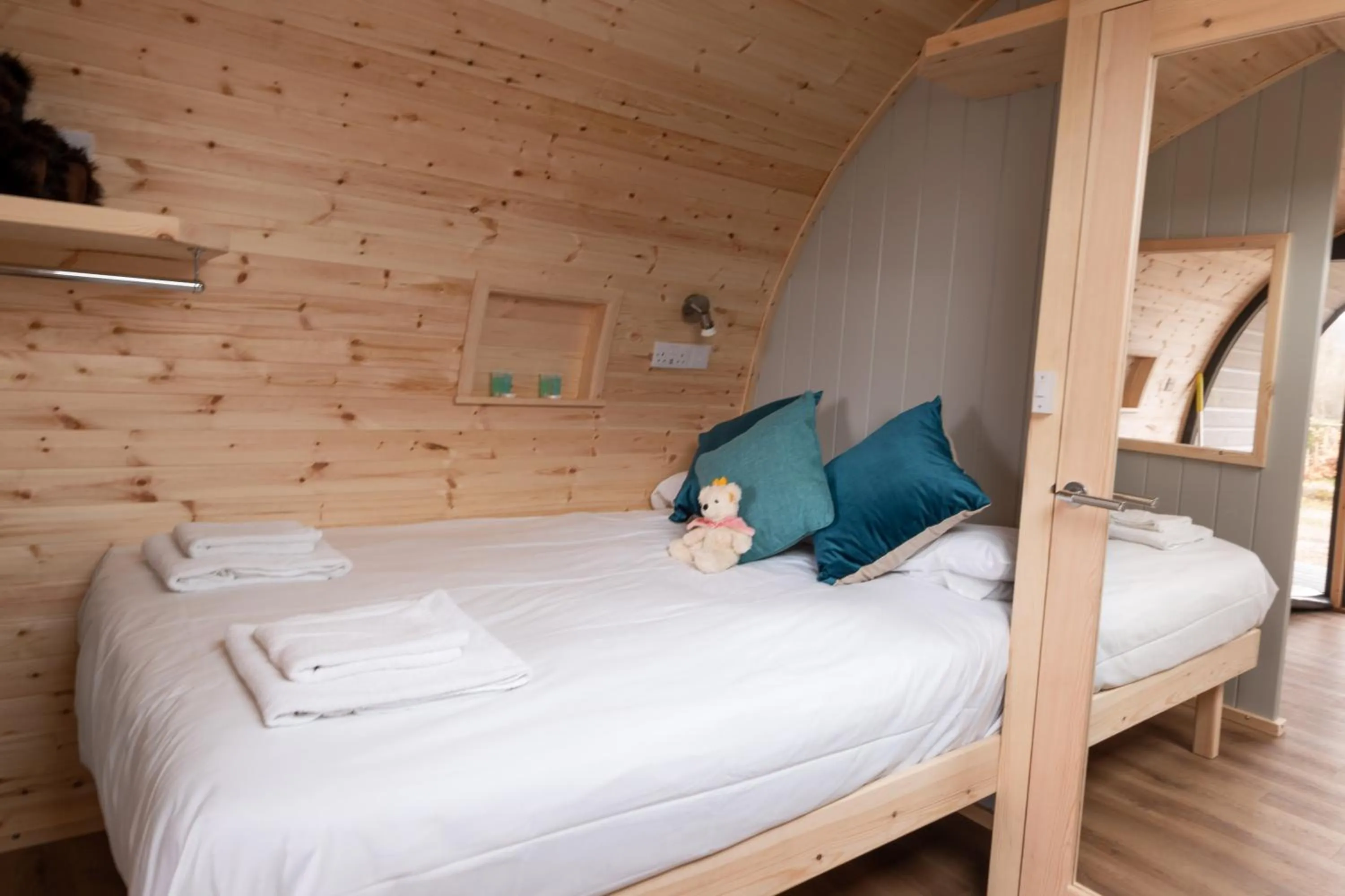 Bedroom, Bed in Callander Hostel