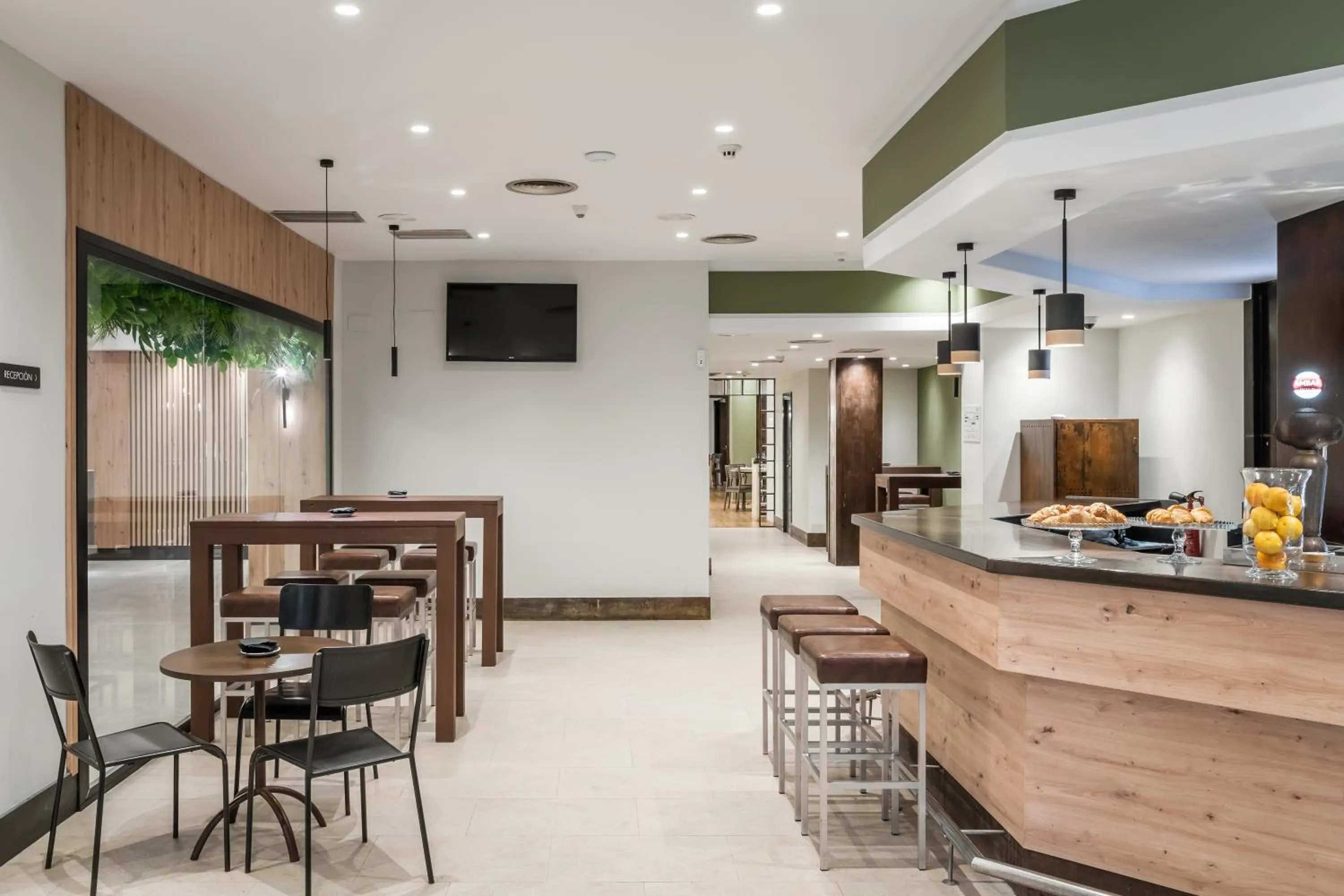 Restaurant/places to eat in Hotel Don Jaime 54