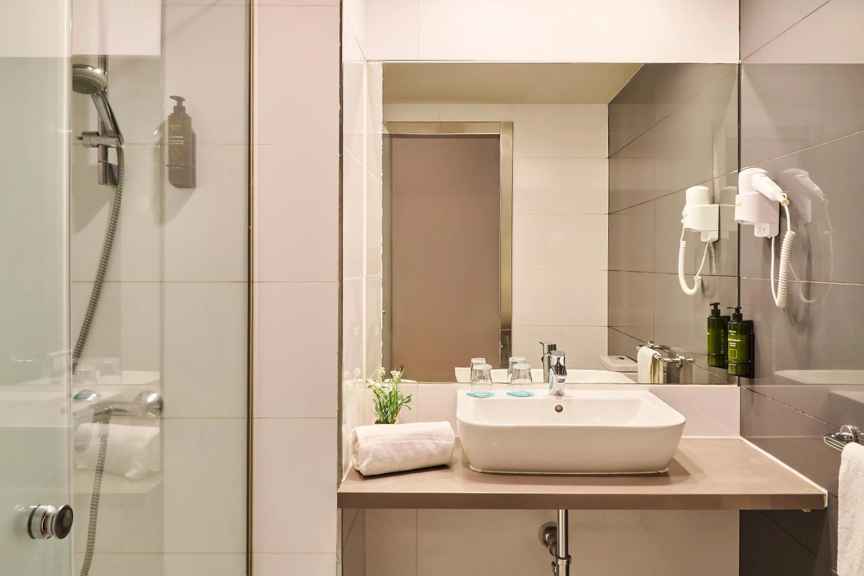 Bathroom in Ona Marbella Inn