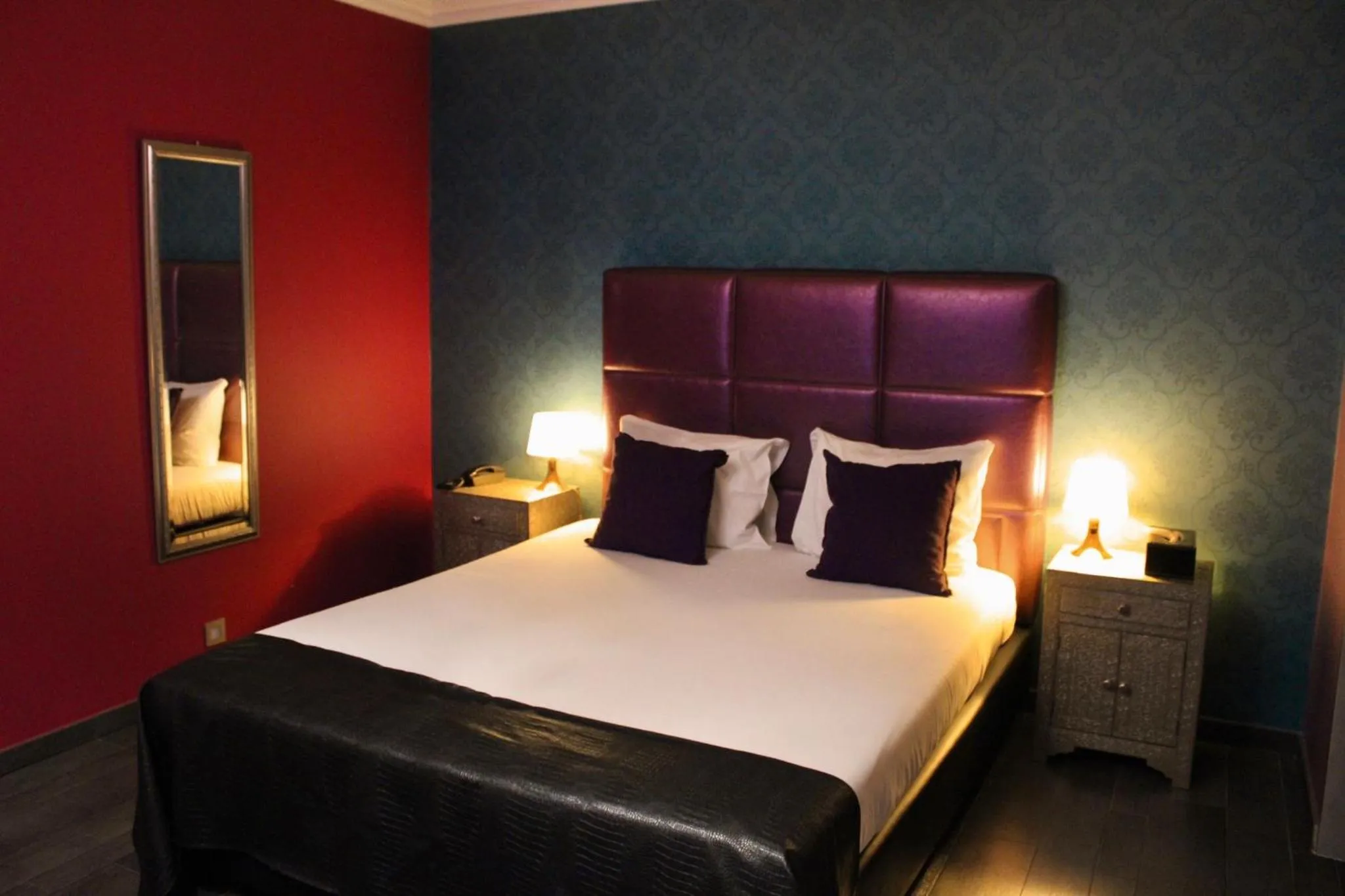 Bed in V E R O N E - Rooms & Suites - Liège - Rocourt