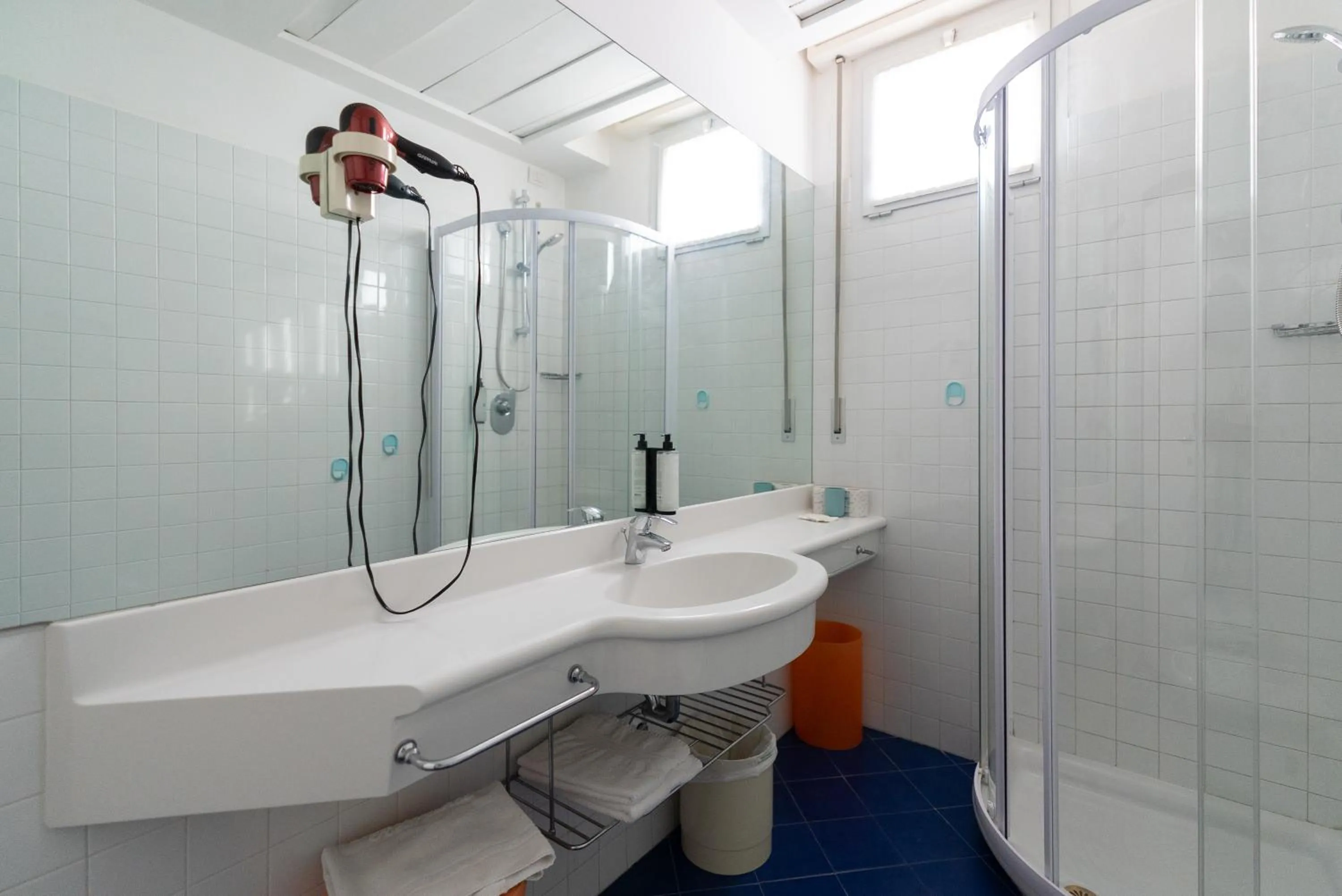 Shower in Residence Adriatico