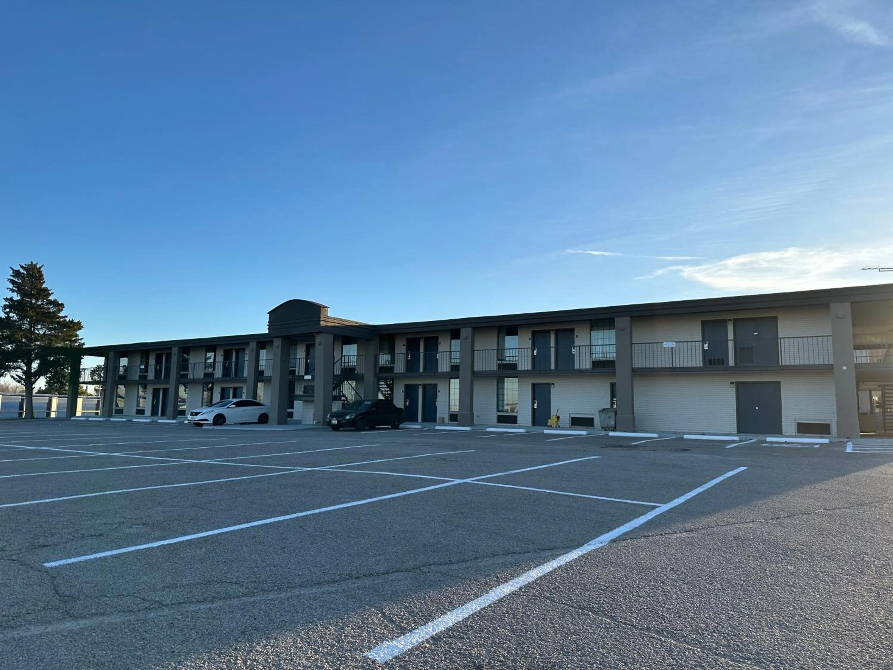 Property building in Motel 6 Chickasha, OK