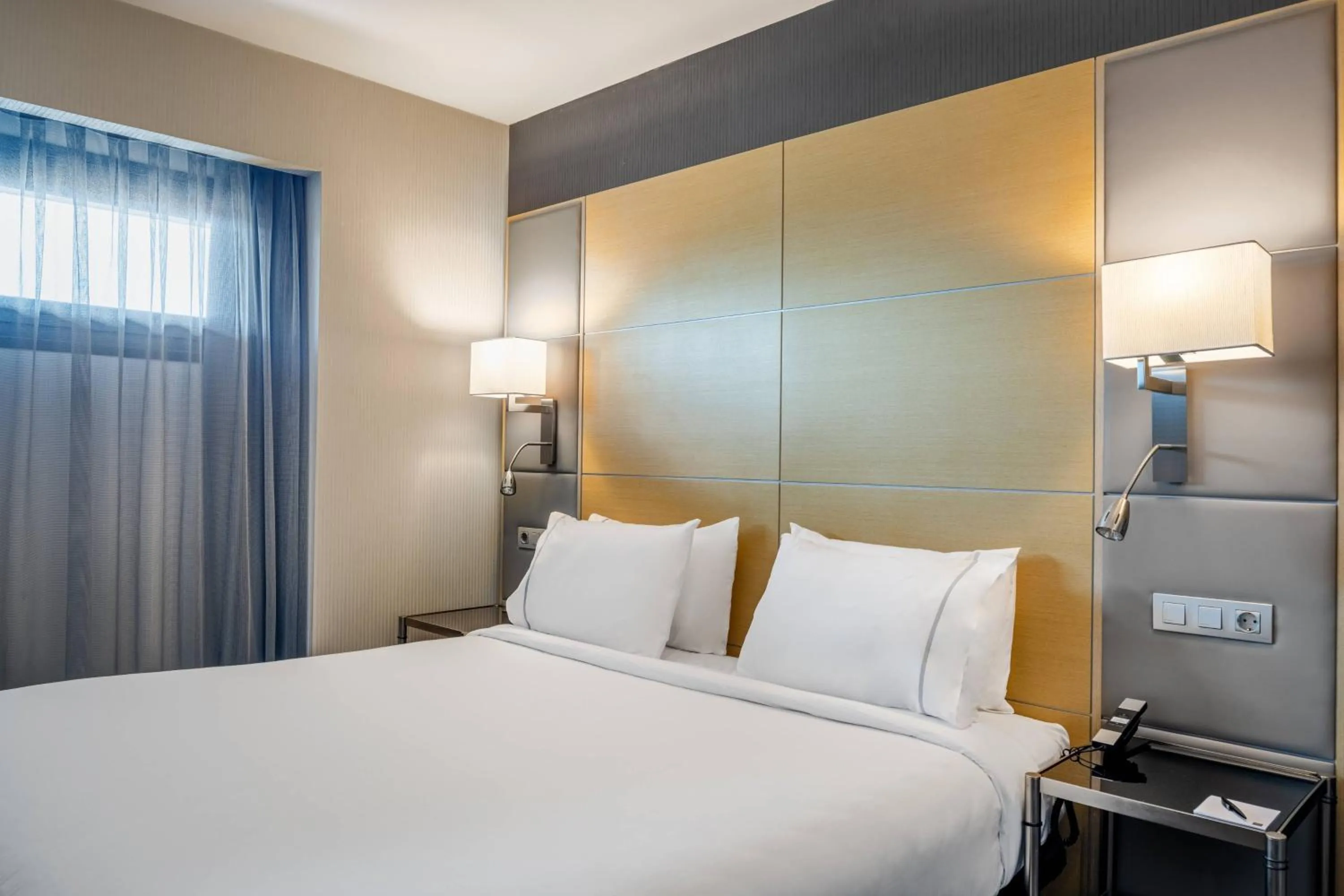 Bedroom, Bed in AC Hotel A Coruña by Marriott