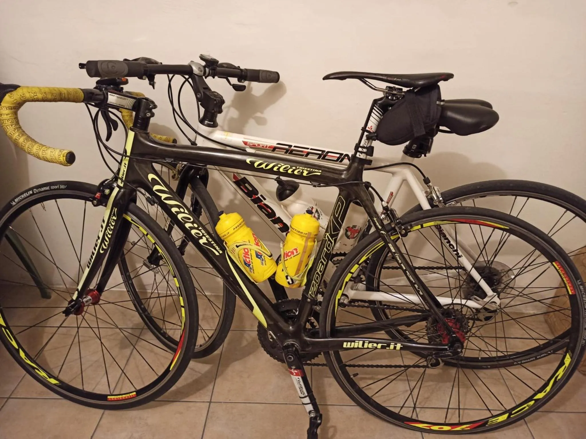Cycling in Palazzo Boscareto - suites di charme in centro storico - garage moto, box bici