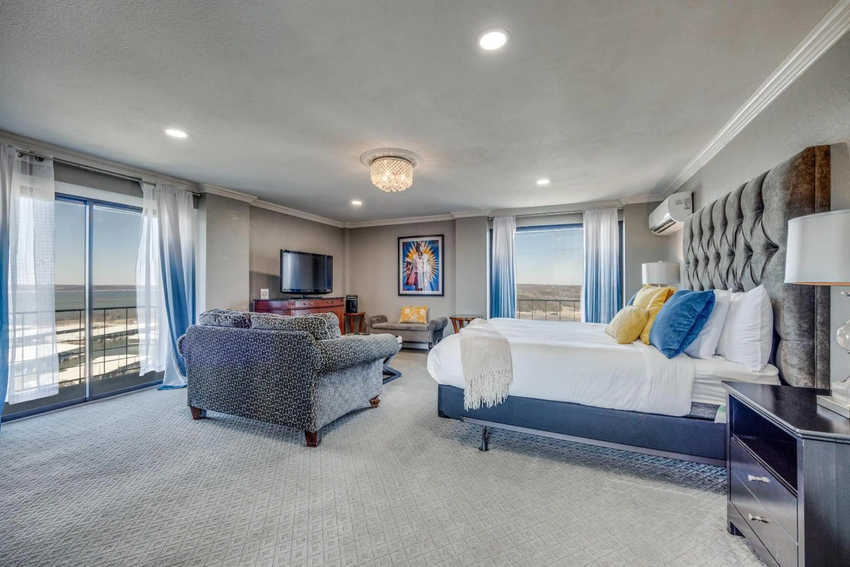 Bedroom, Bed in Tanglewood Resort on Lake Texoma, an Ascend Collection Resort