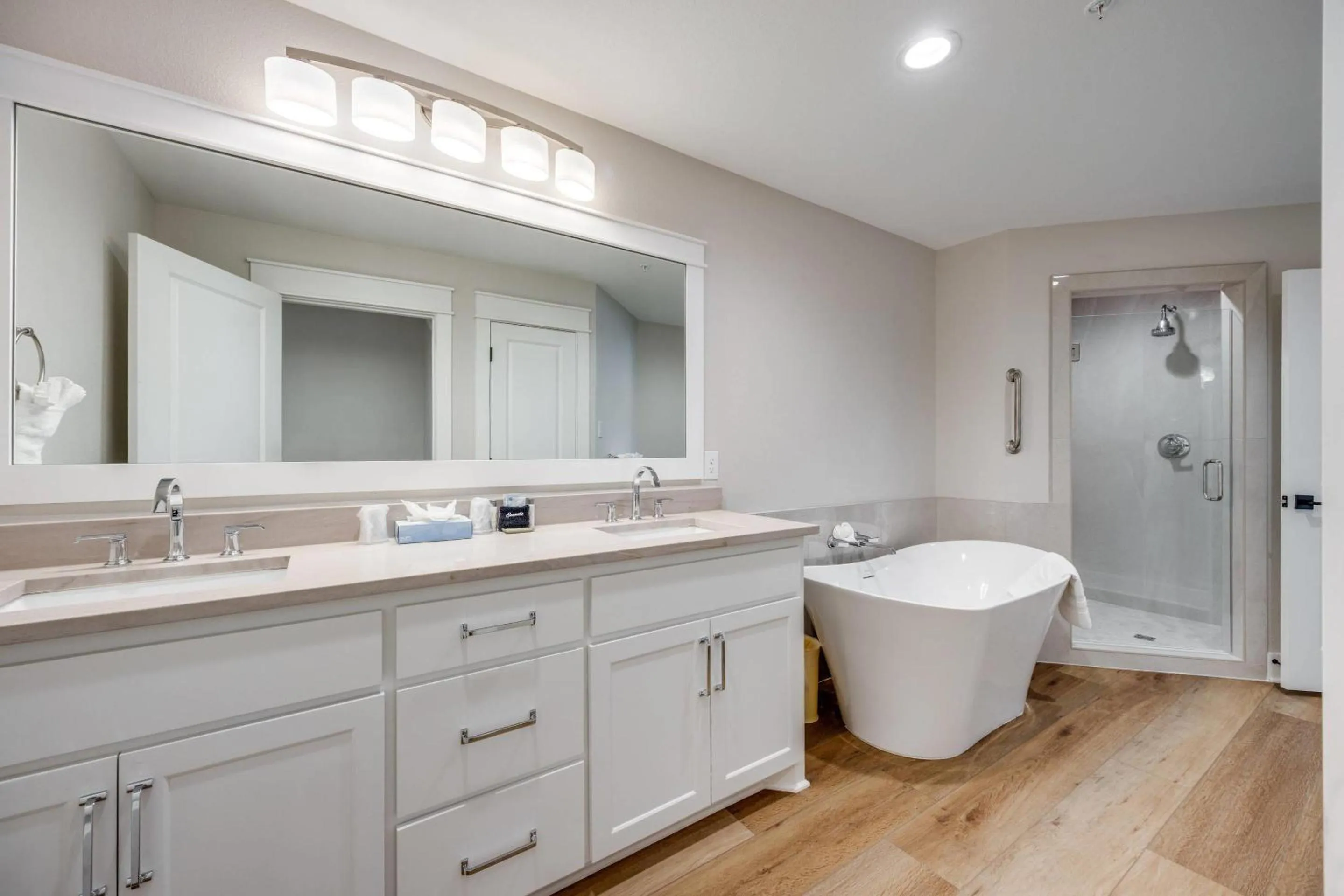 Bedroom in Tanglewood Resort on Lake Texoma, an Ascend Collection Resort
