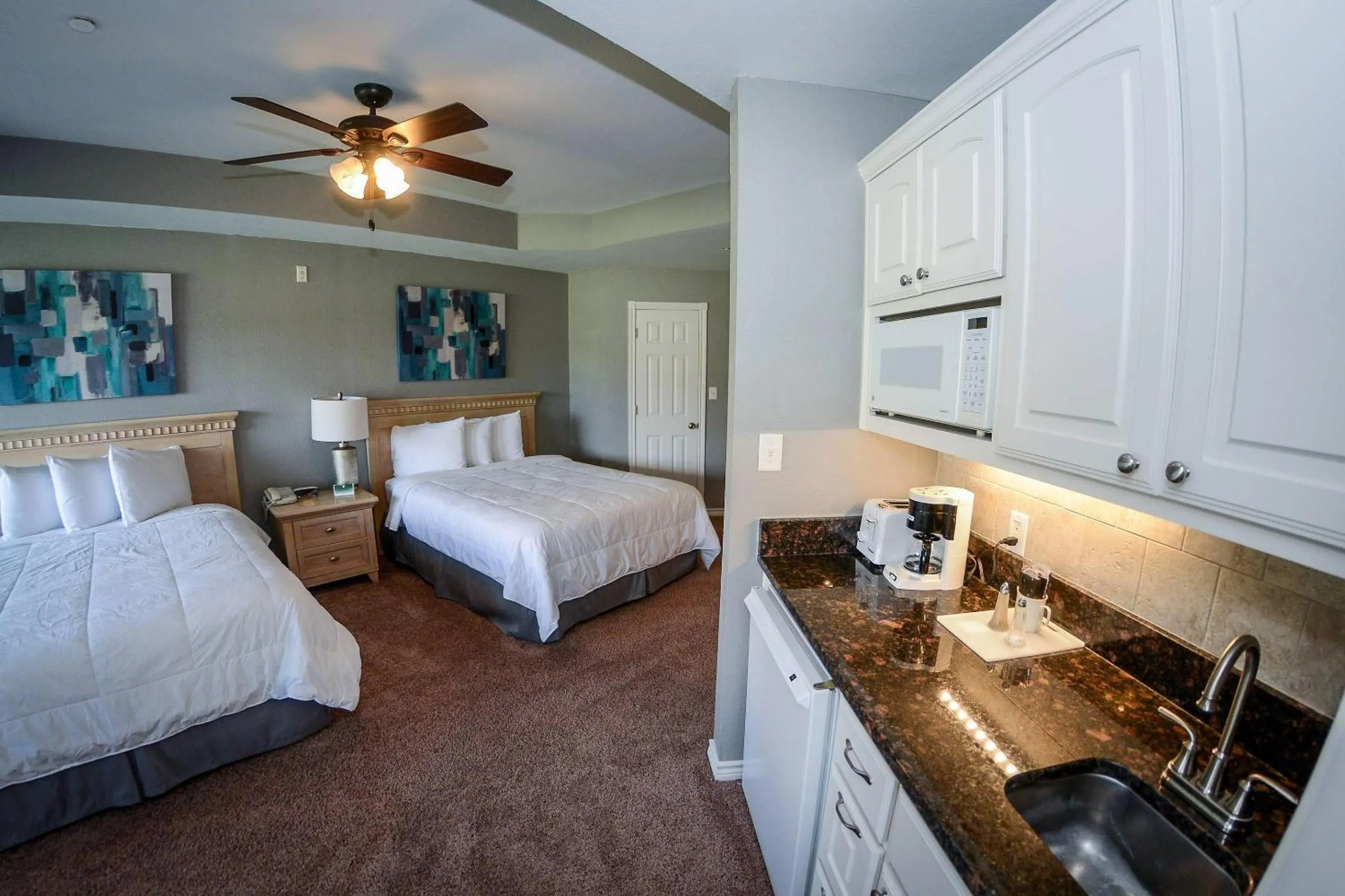 Bedroom, Bed in Tanglewood Resort on Lake Texoma, an Ascend Collection Resort