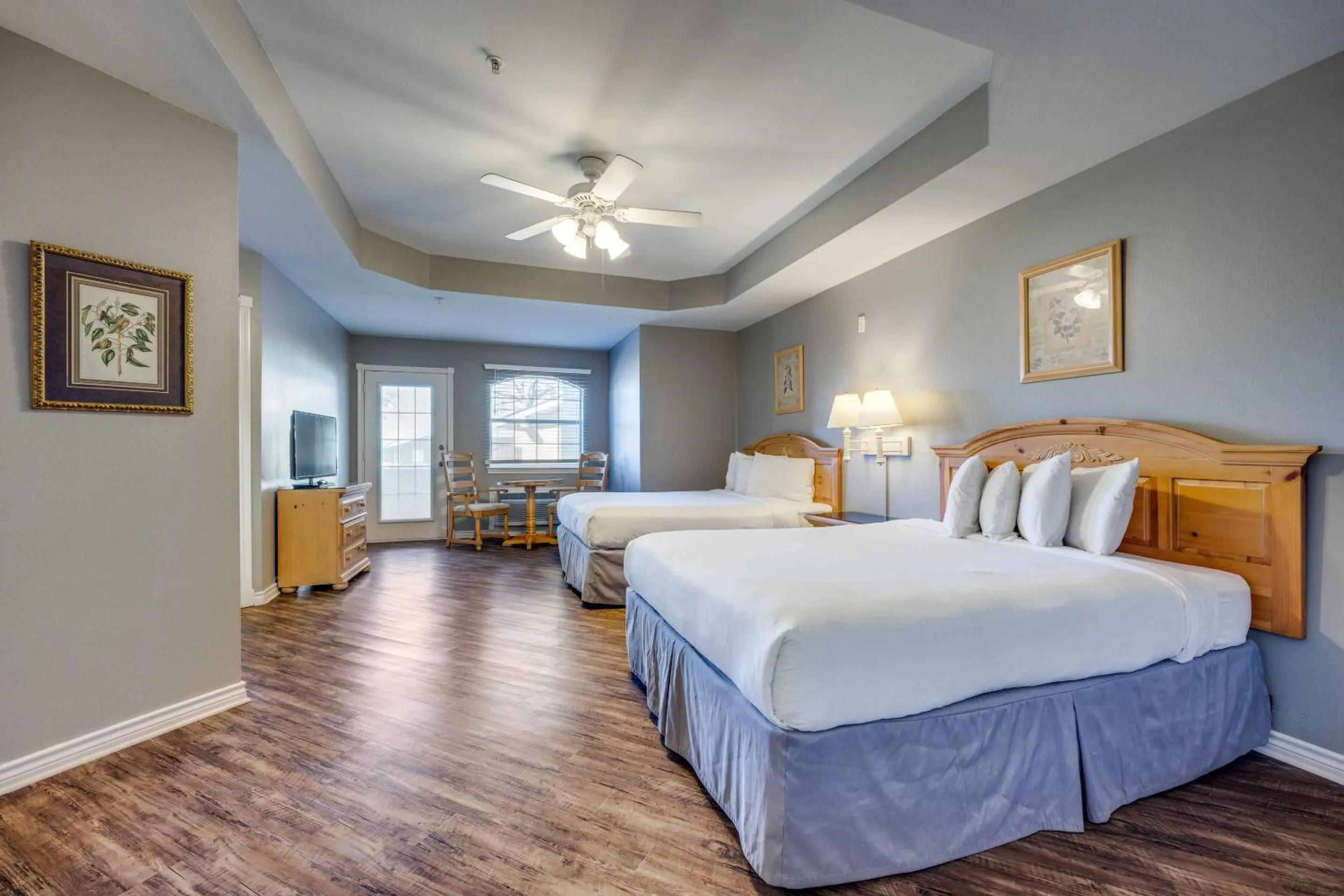 Bedroom, Bed in Tanglewood Resort on Lake Texoma, an Ascend Collection Resort