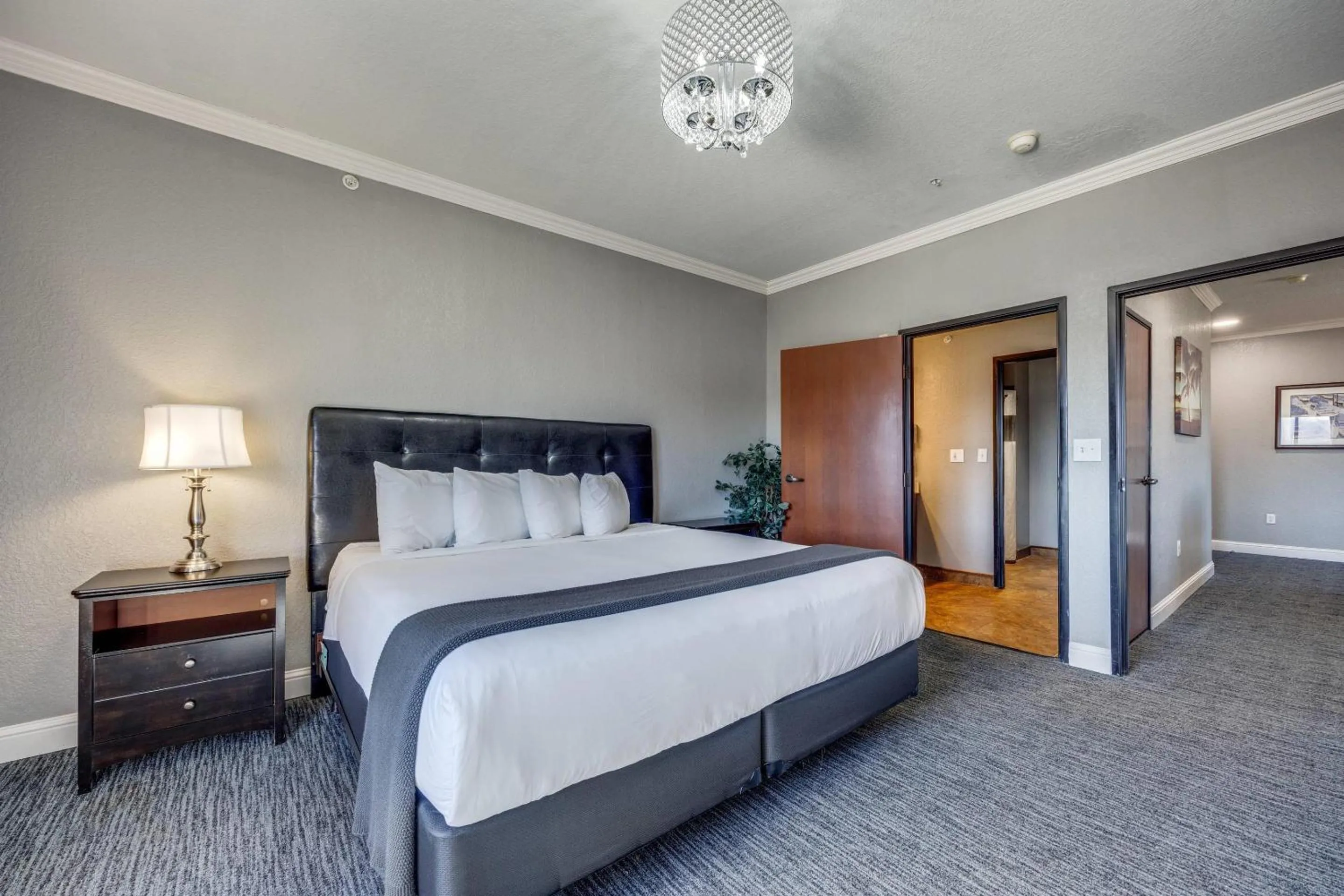 Bedroom, Bed in Tanglewood Resort on Lake Texoma, an Ascend Collection Resort