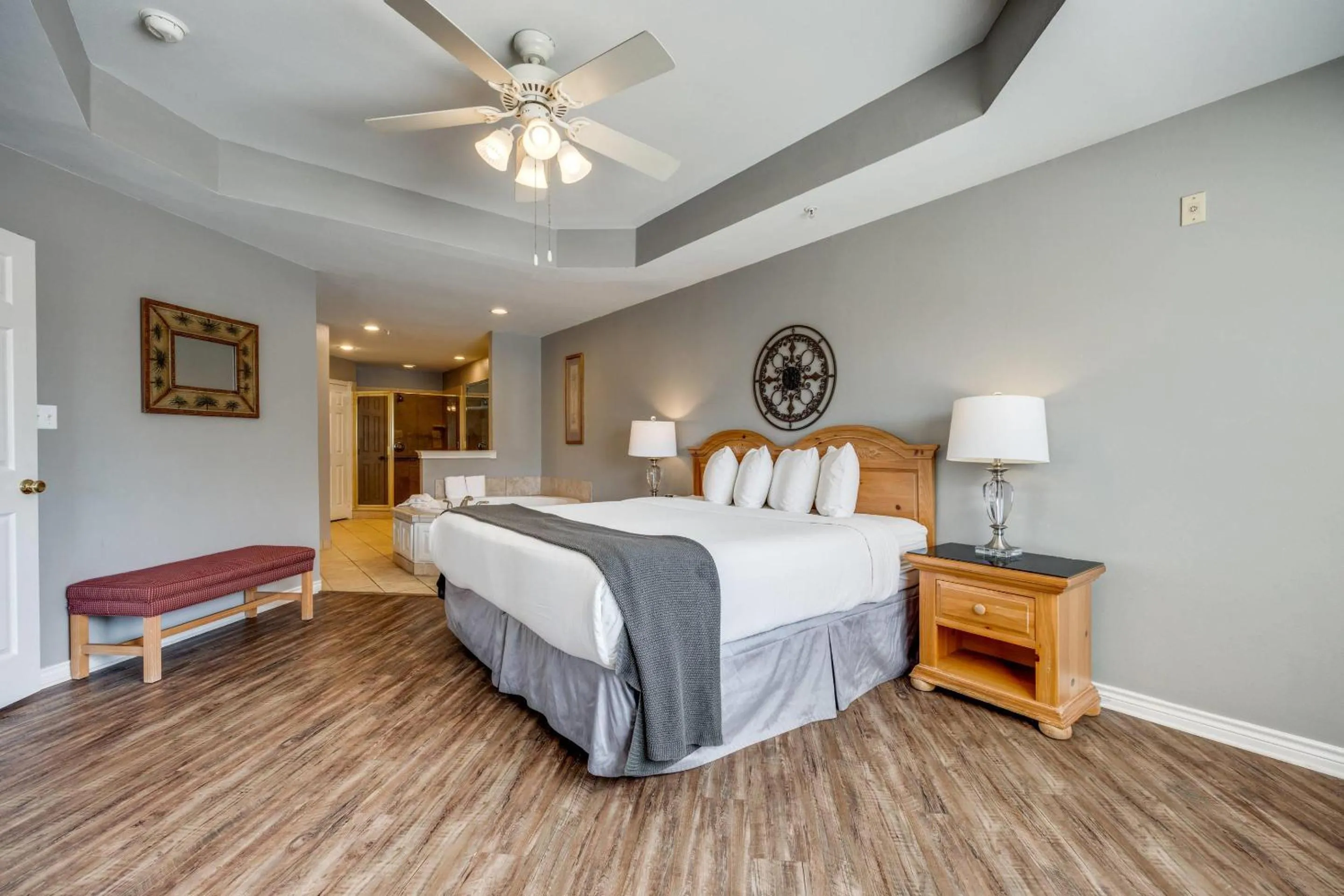 Bedroom, Bed in Tanglewood Resort on Lake Texoma, an Ascend Collection Resort