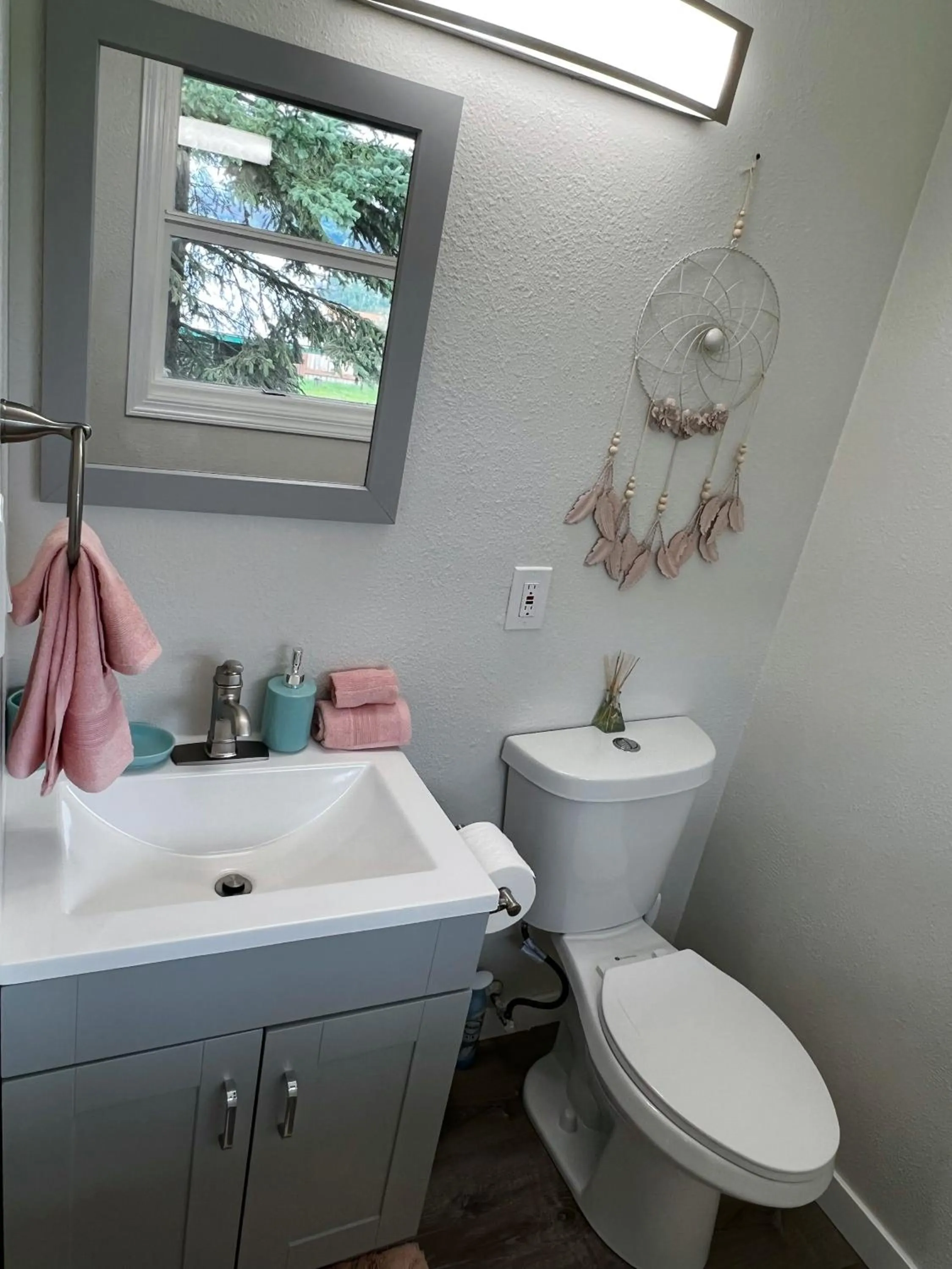 Toilet in Anchorage midtown apartment- Wyoming 1