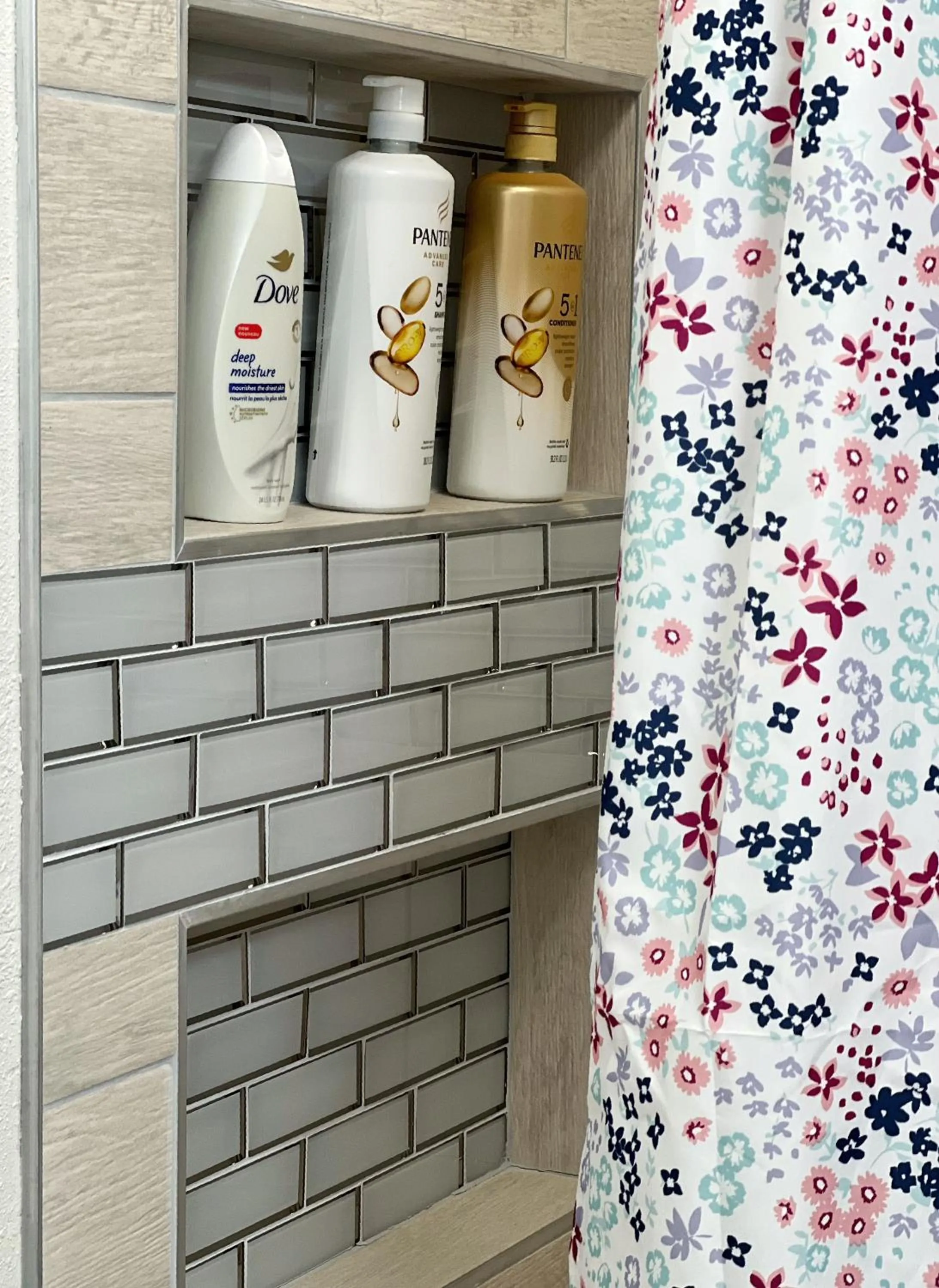 Bathroom in Anchorage midtown apartment- Wyoming 1