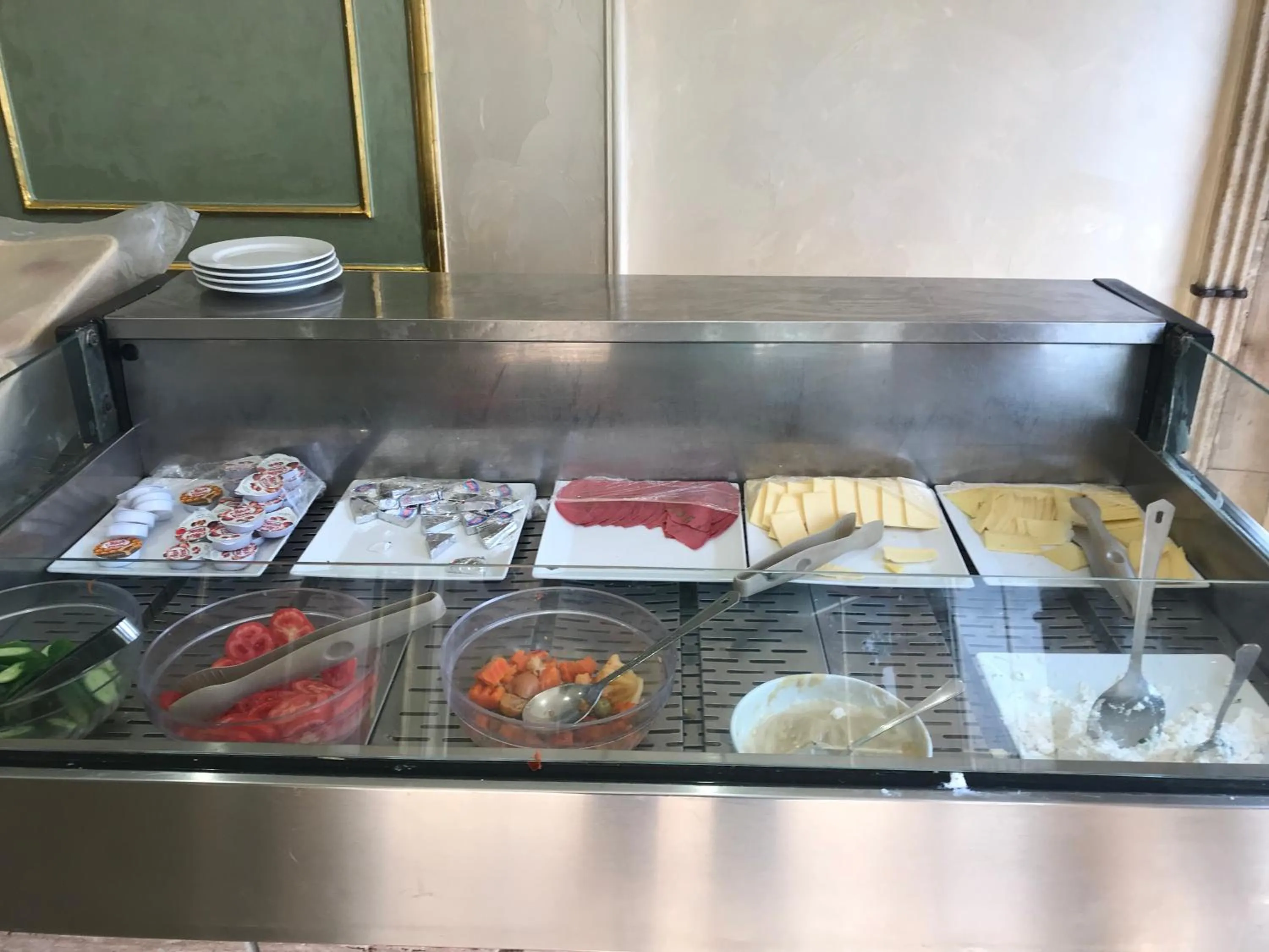 Buffet breakfast in Hotel Royal Marshal