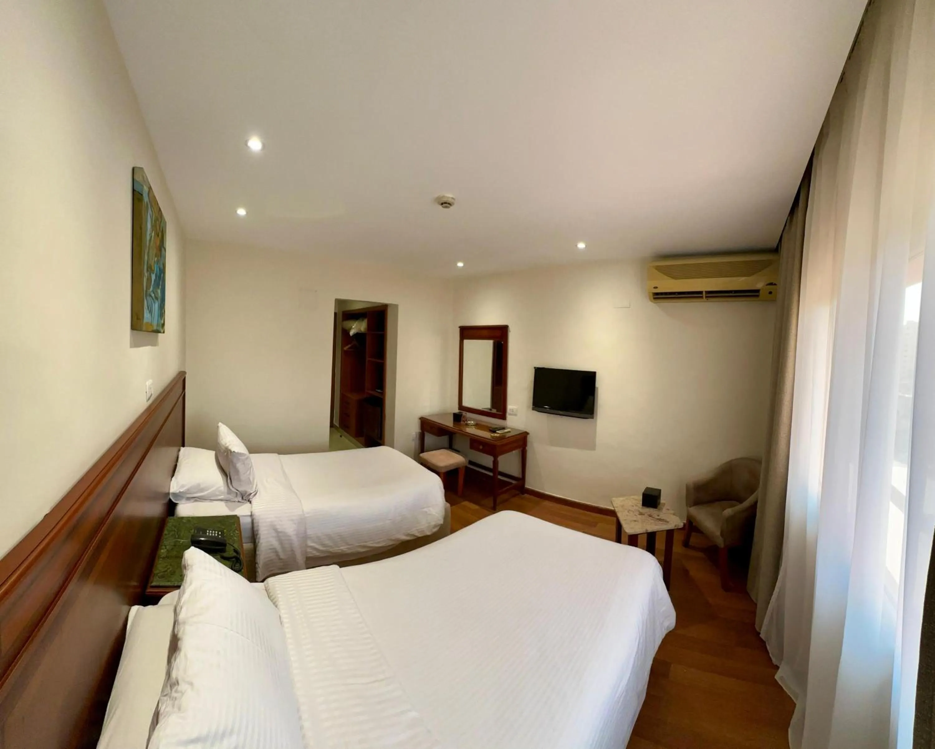 Bedroom, Bed in Hotel Royal Marshal