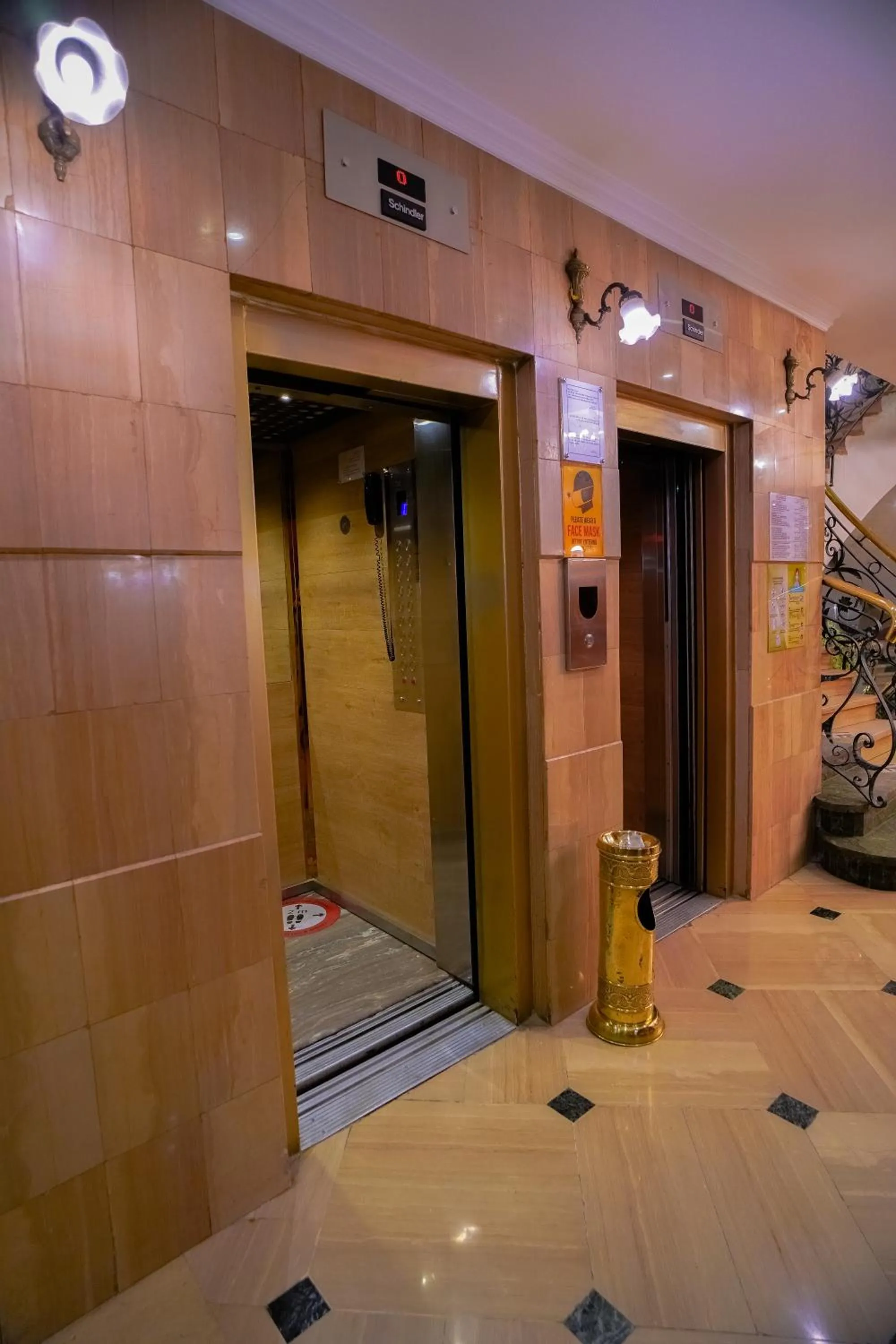 elevator in Hotel Royal Marshal