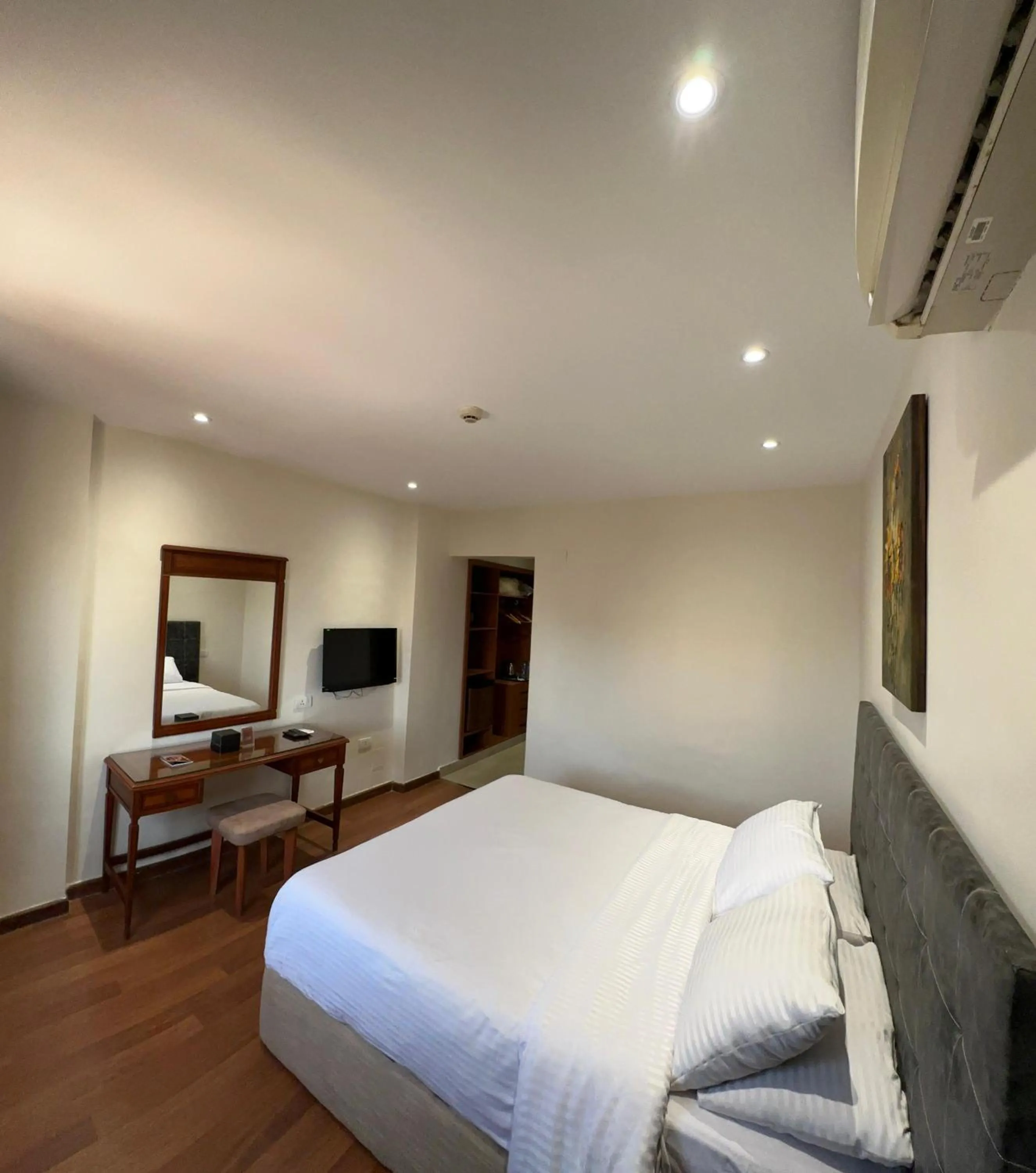 Bed in Hotel Royal Marshal