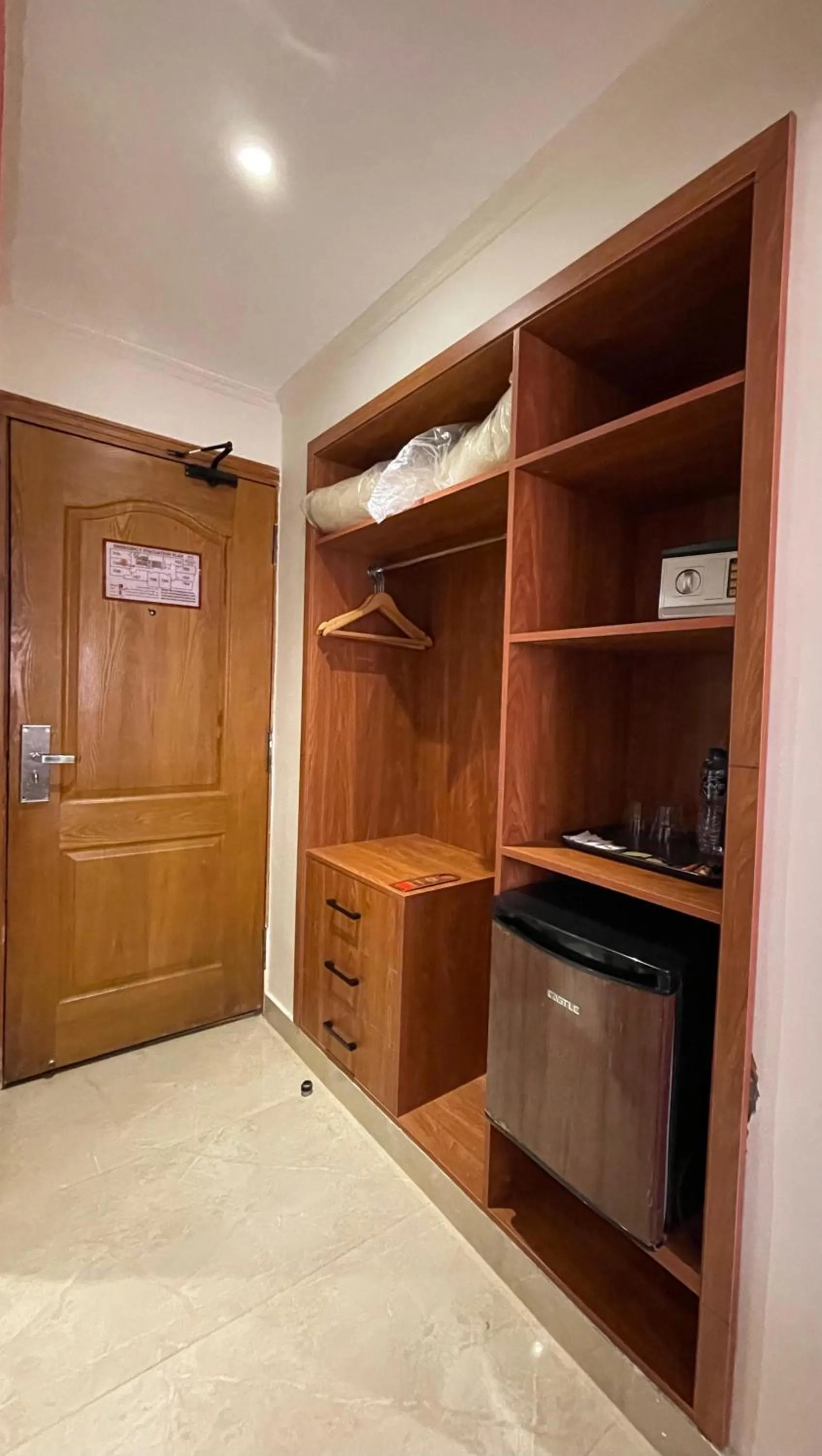 wardrobe in Hotel Royal Marshal