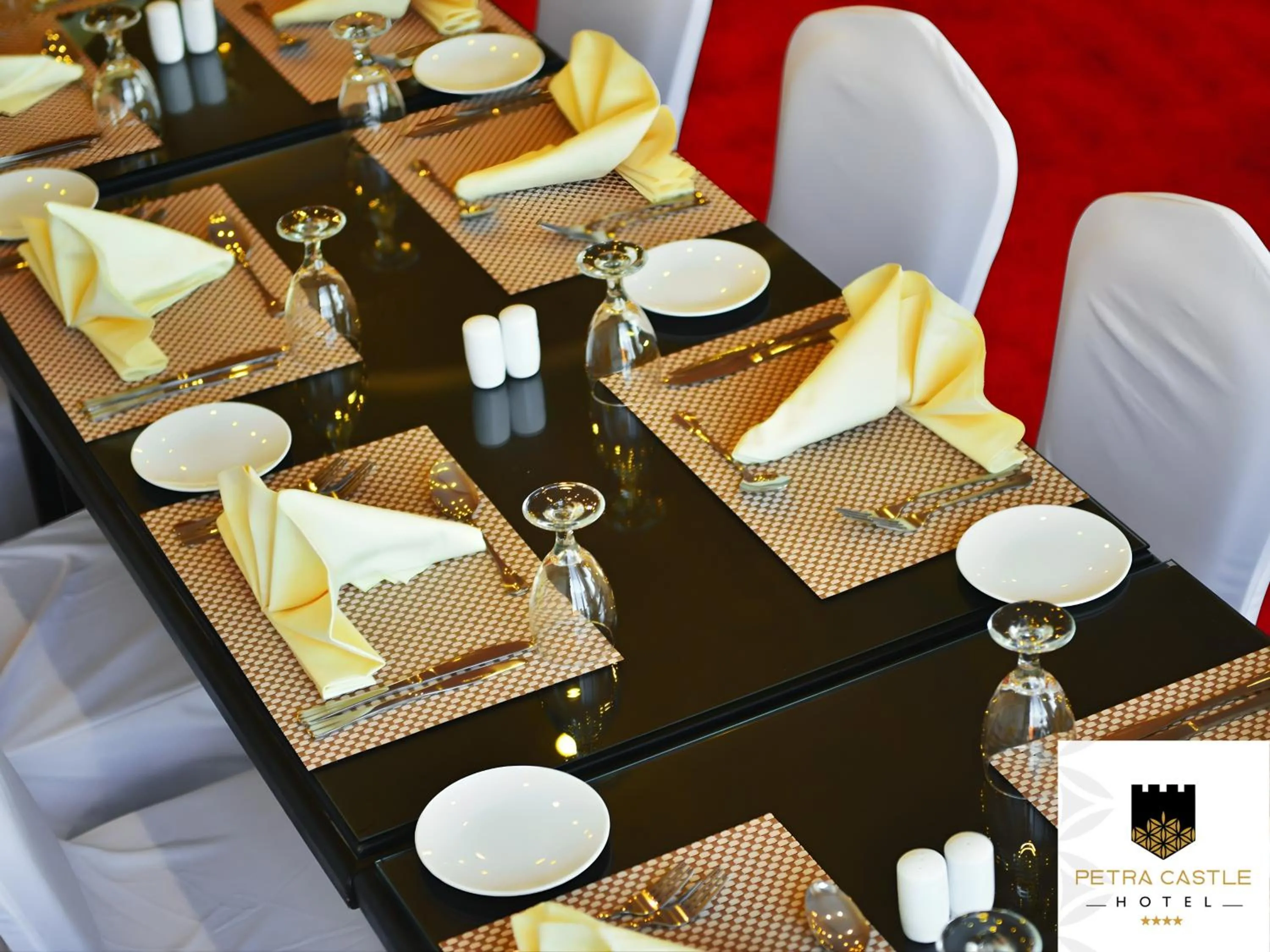 Restaurant/places to eat in Petra Castle Hotel