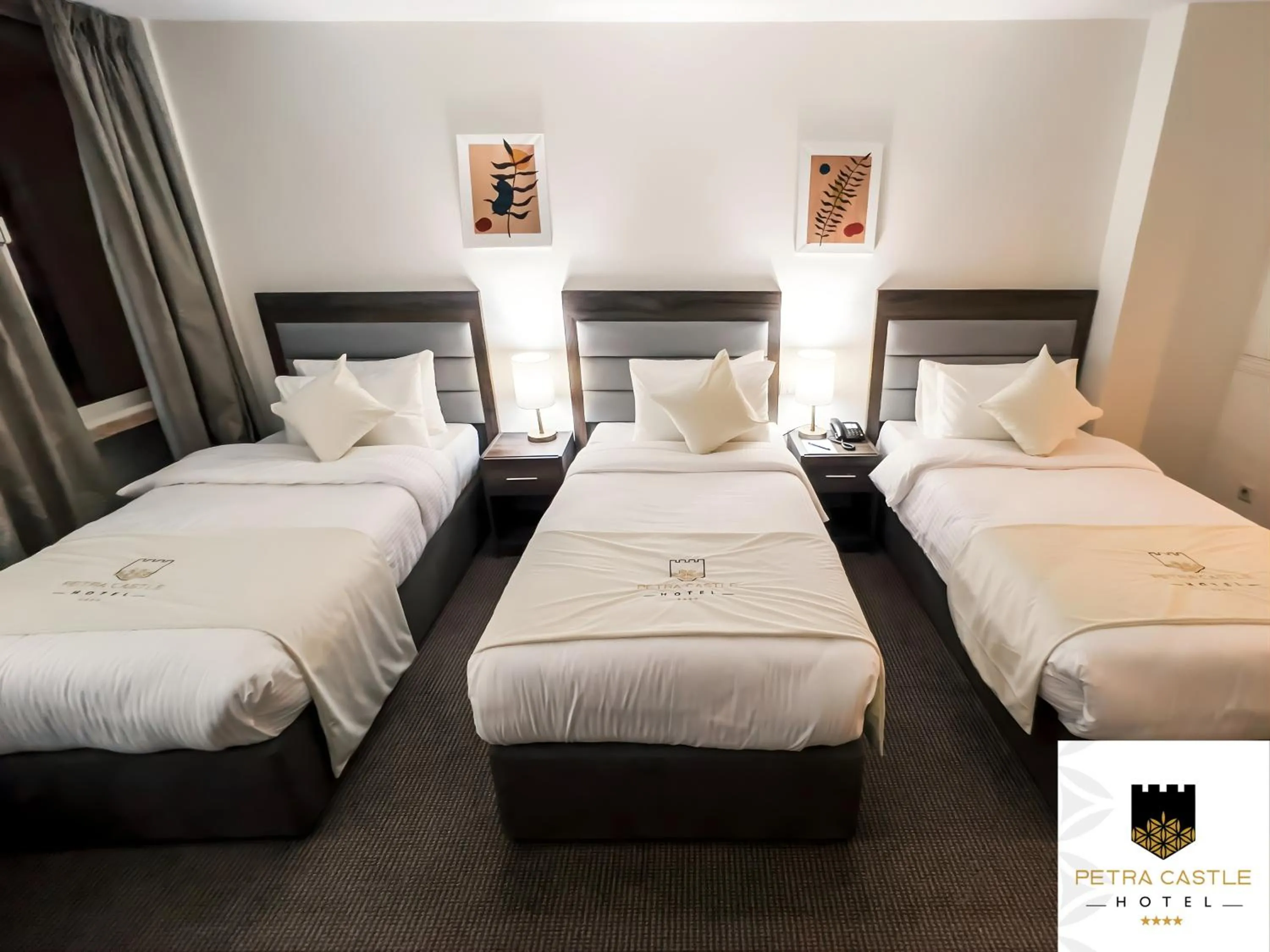 Bedroom, Bed in Petra Castle Hotel