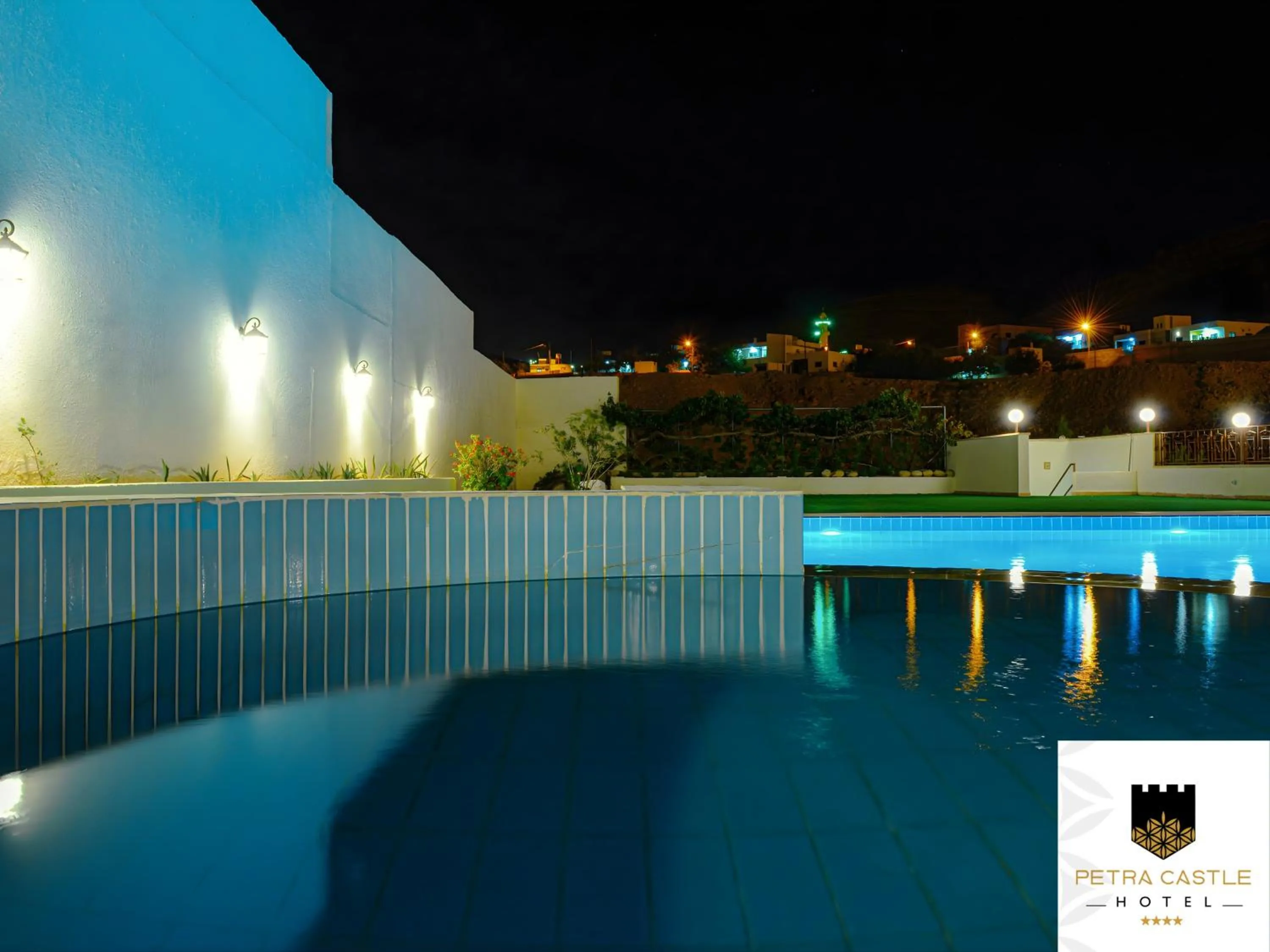 Swimming pool in Petra Castle Hotel