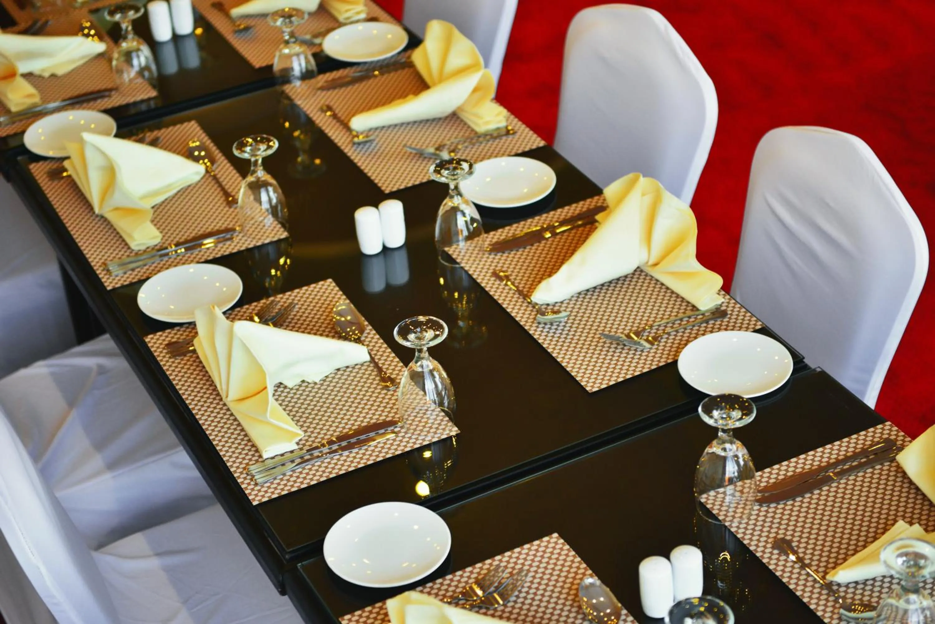 Restaurant/places to eat in Petra Castle Hotel