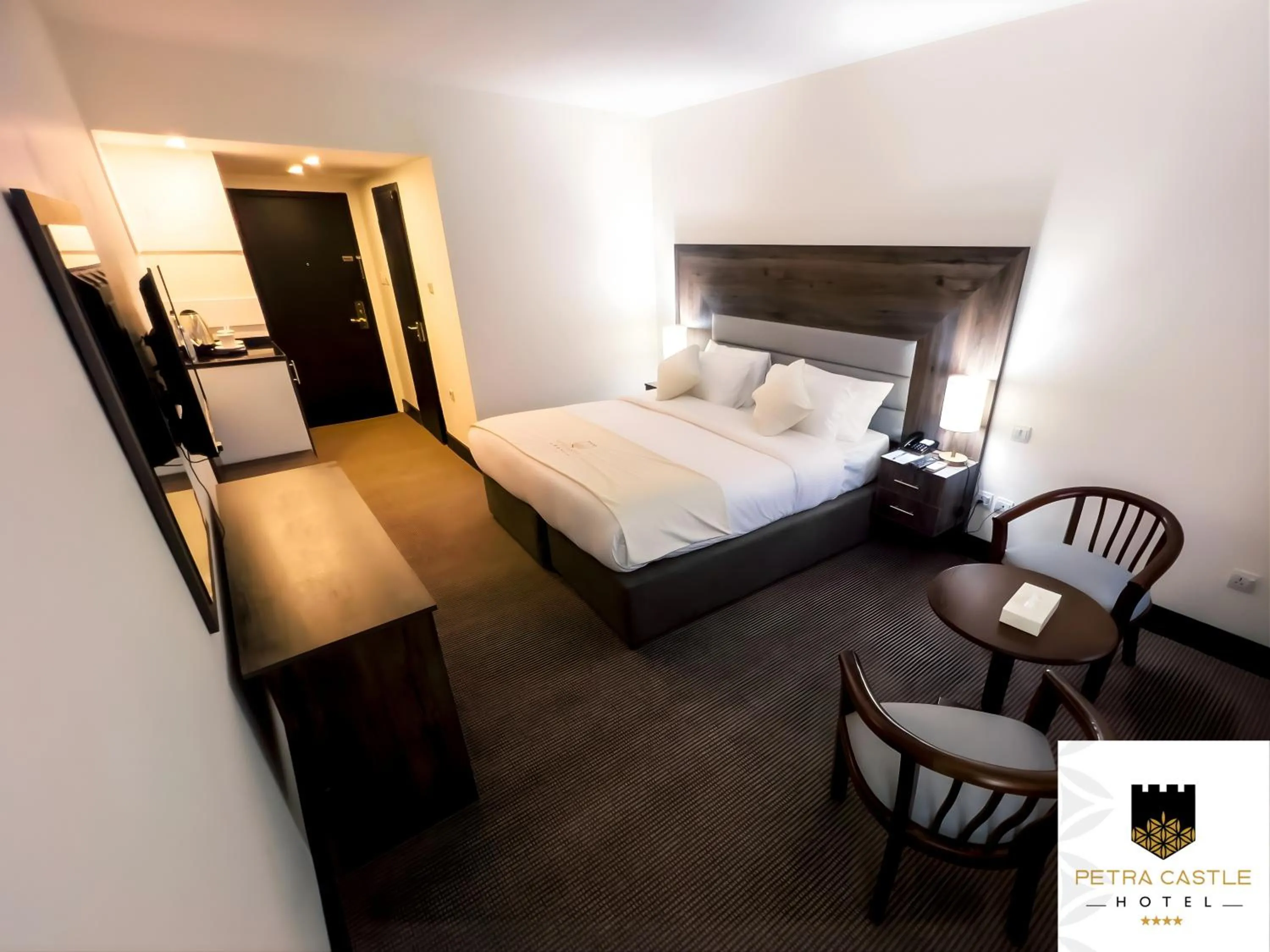 Bedroom, Bed in Petra Castle Hotel