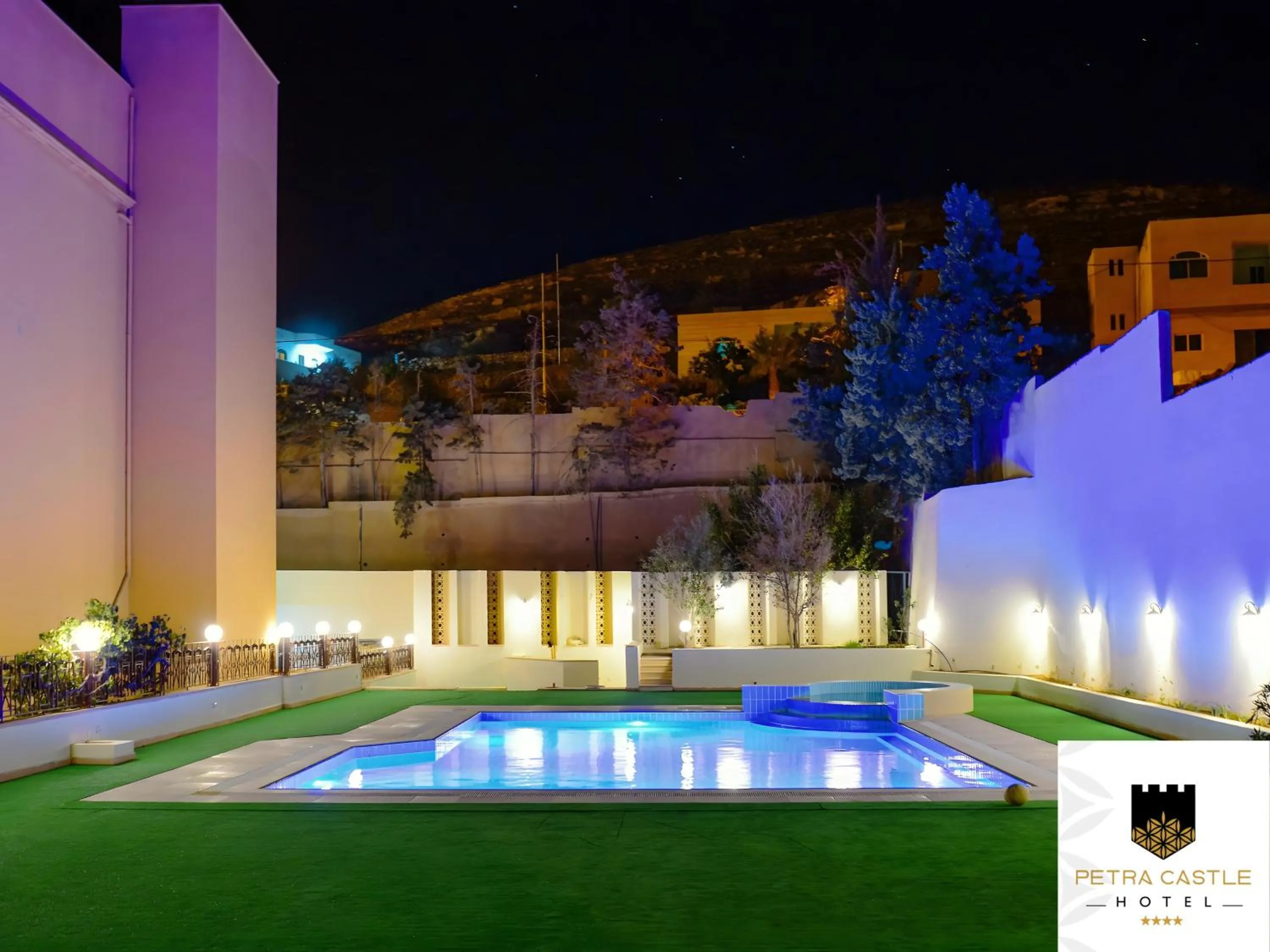 Swimming pool in Petra Castle Hotel