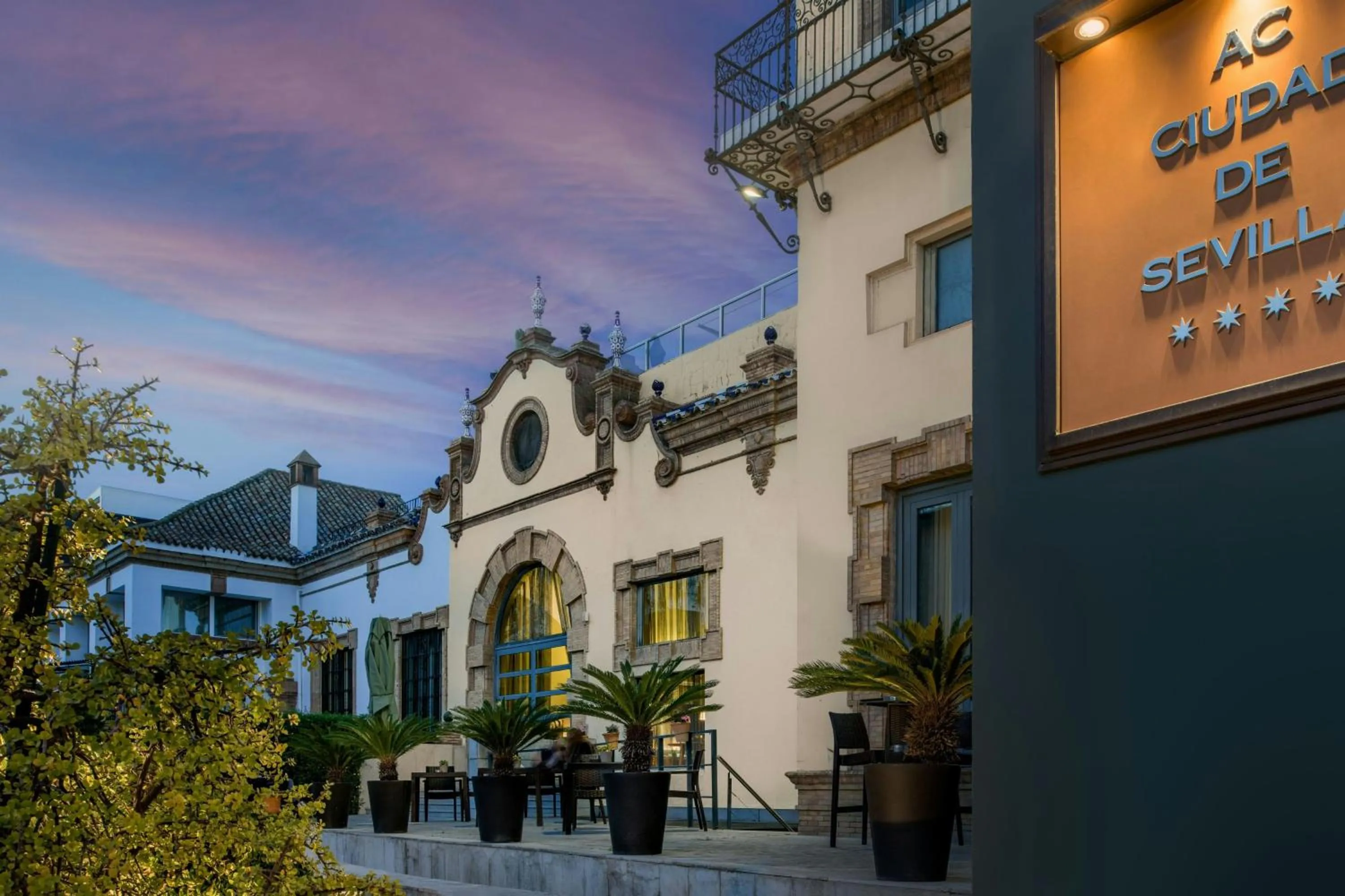 Property building in AC Hotel Ciudad de Sevilla by Marriott