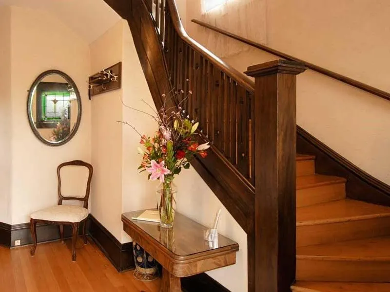 Lobby or reception in Fisher House Victoria Bed and Breakfast