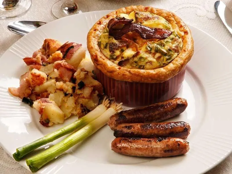 Dining area in Fisher House Victoria Bed and Breakfast