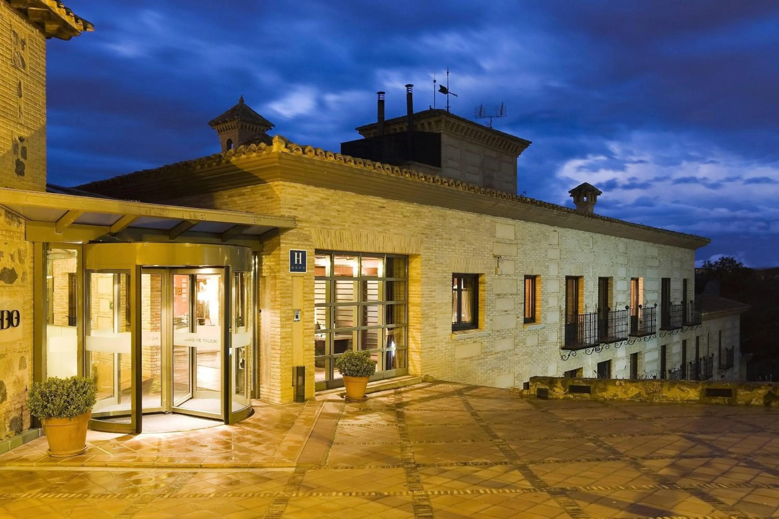 Property building in AC Hotel Ciudad de Toledo by Marriott