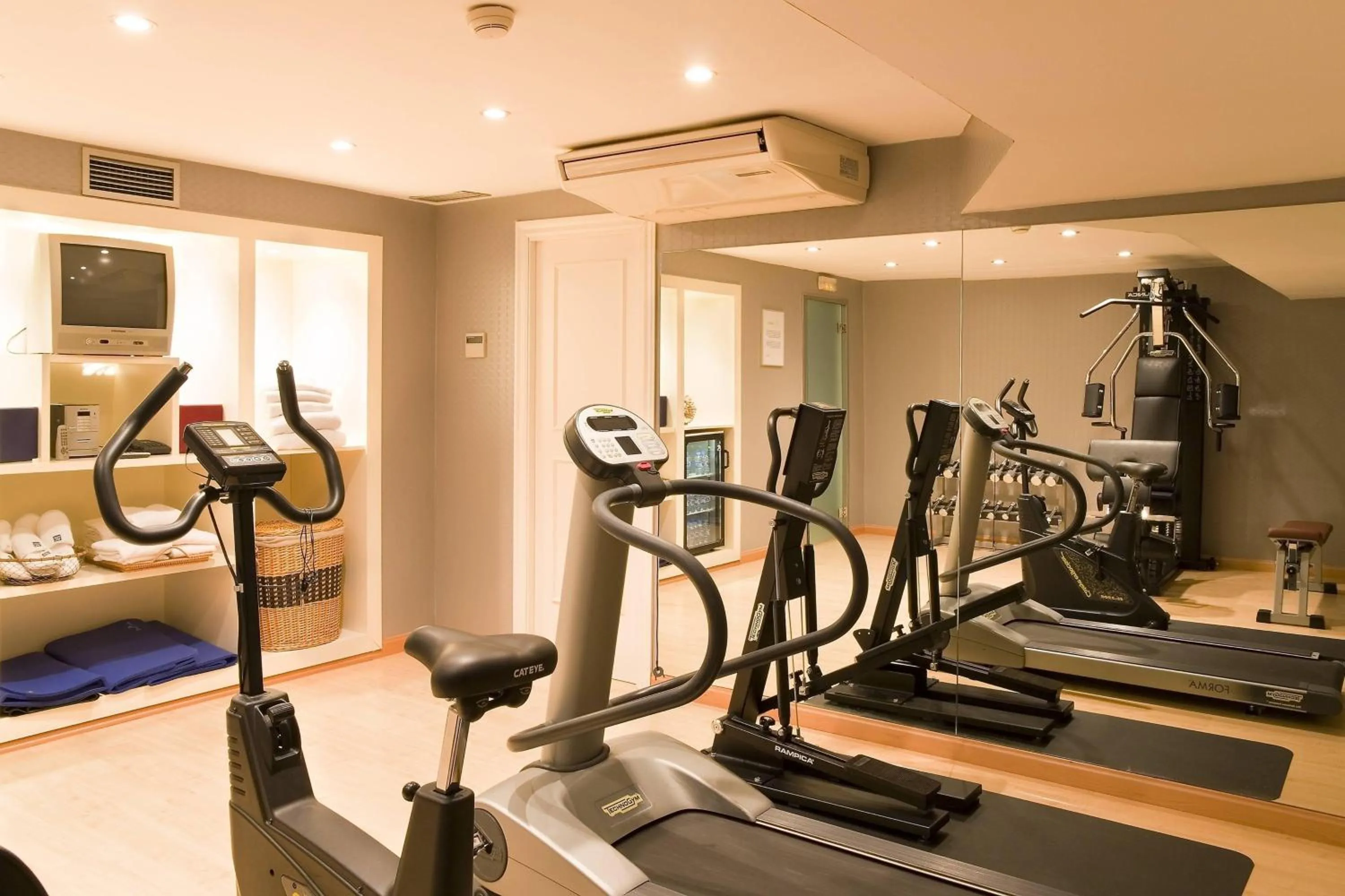 Fitness centre/facilities in AC Hotel Ciudad de Toledo by Marriott
