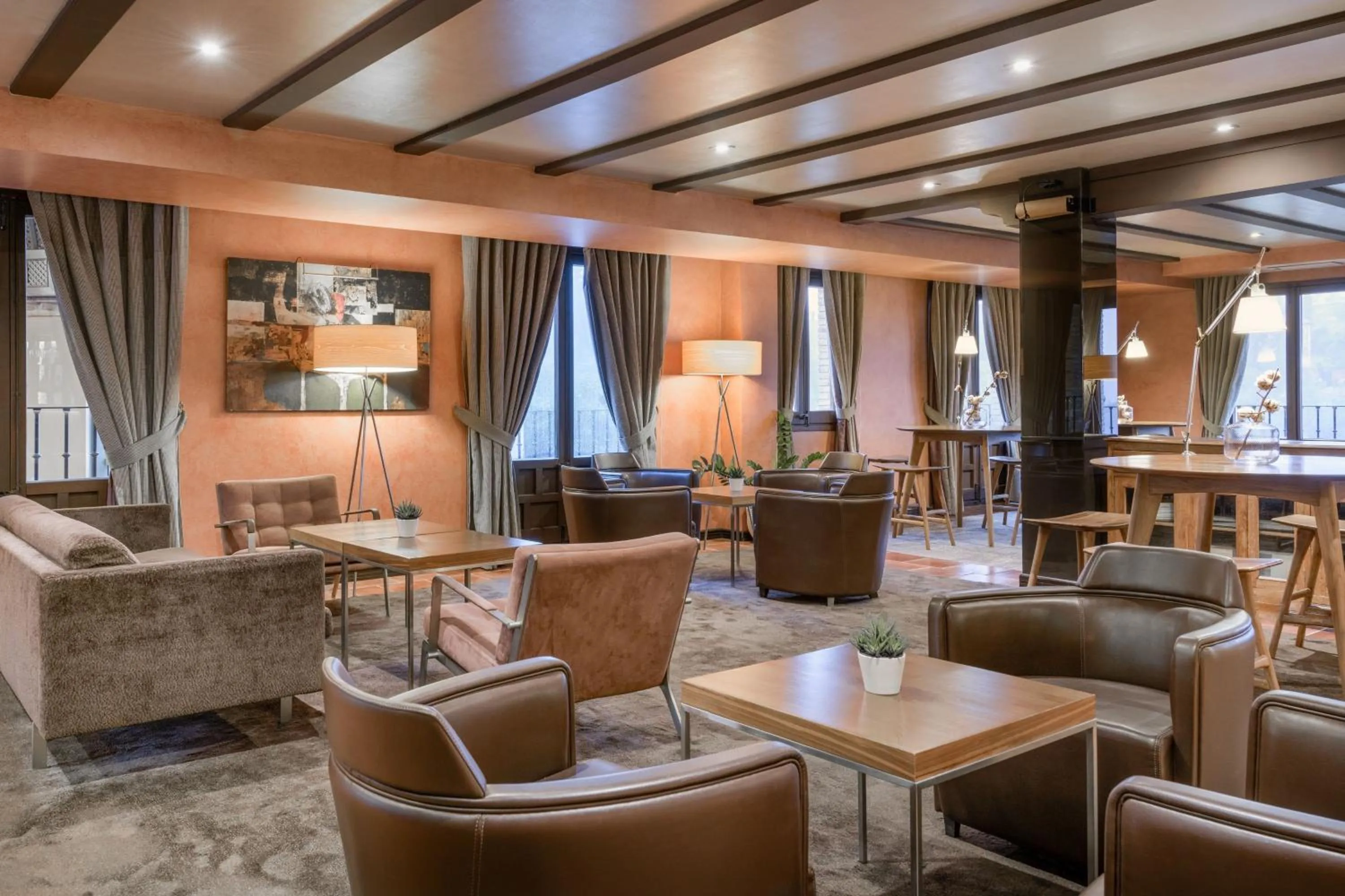 Lounge or bar in AC Hotel Ciudad de Toledo by Marriott