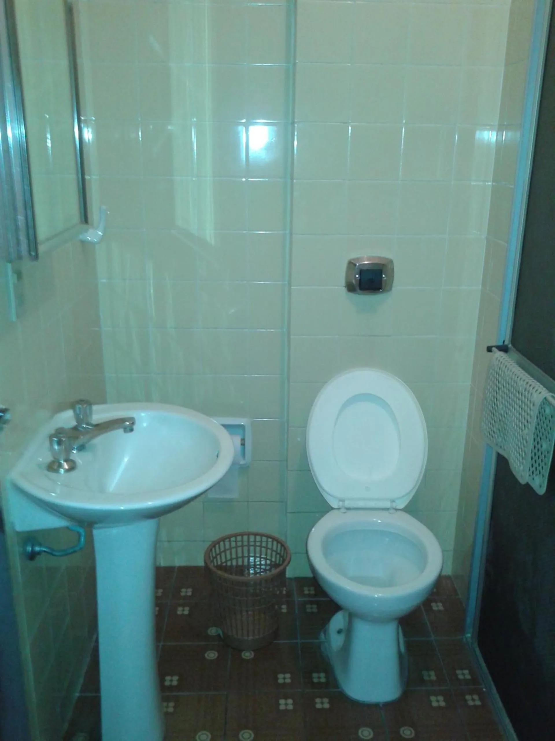 Toilet in Hara Palace Hotel