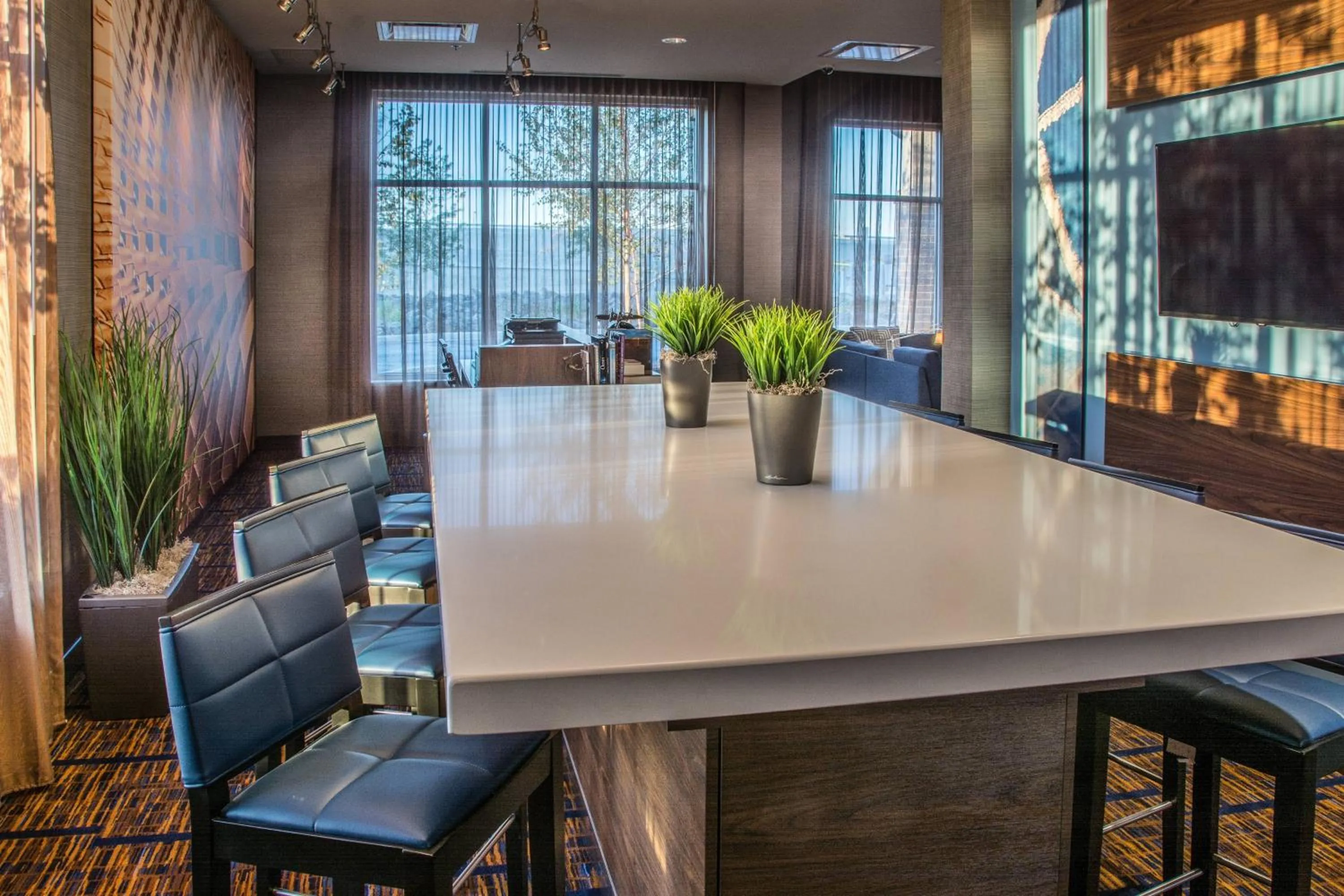 Restaurant/places to eat in Courtyard by Marriott Winnipeg Airport