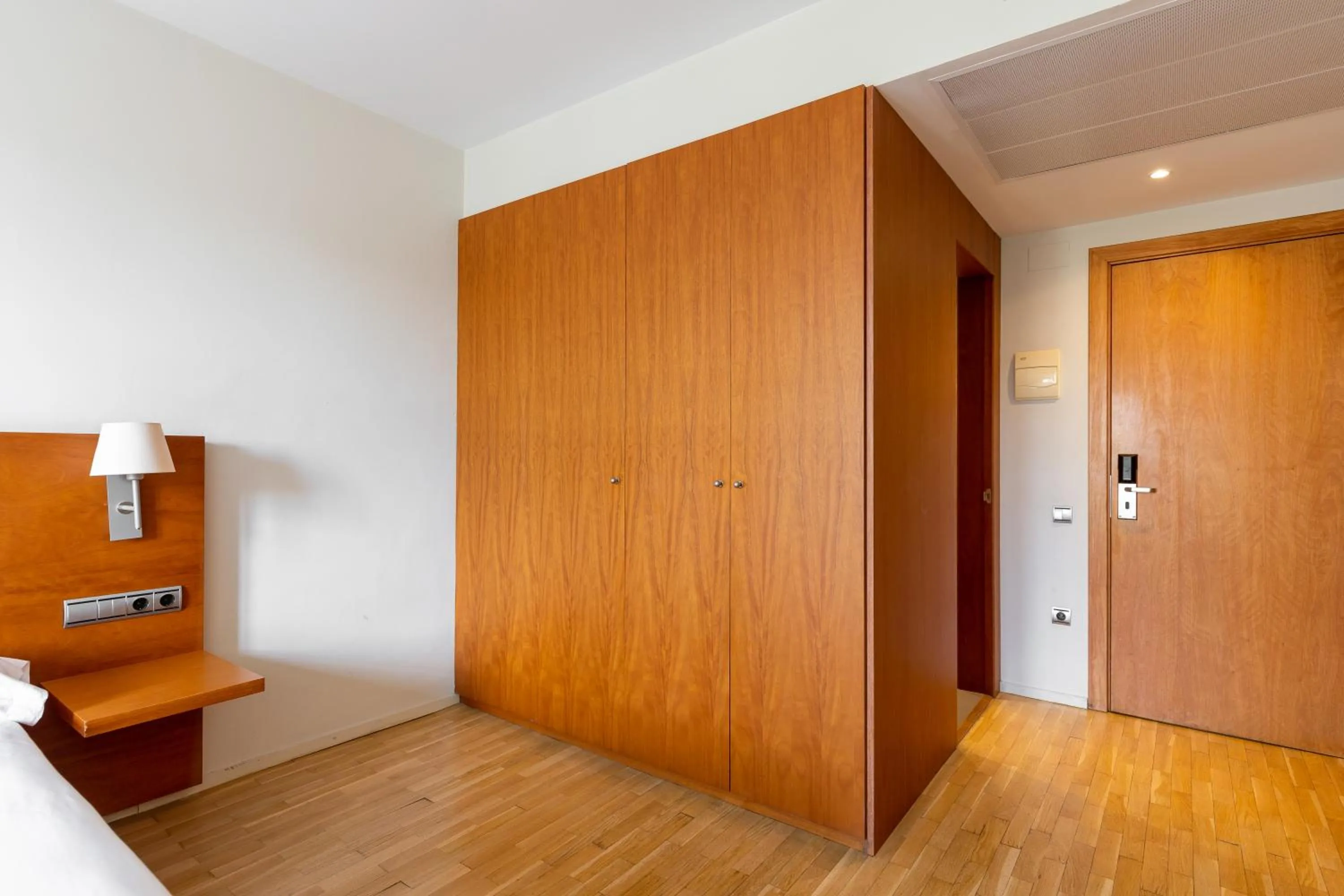 Photo of the whole room in Onix Rambla