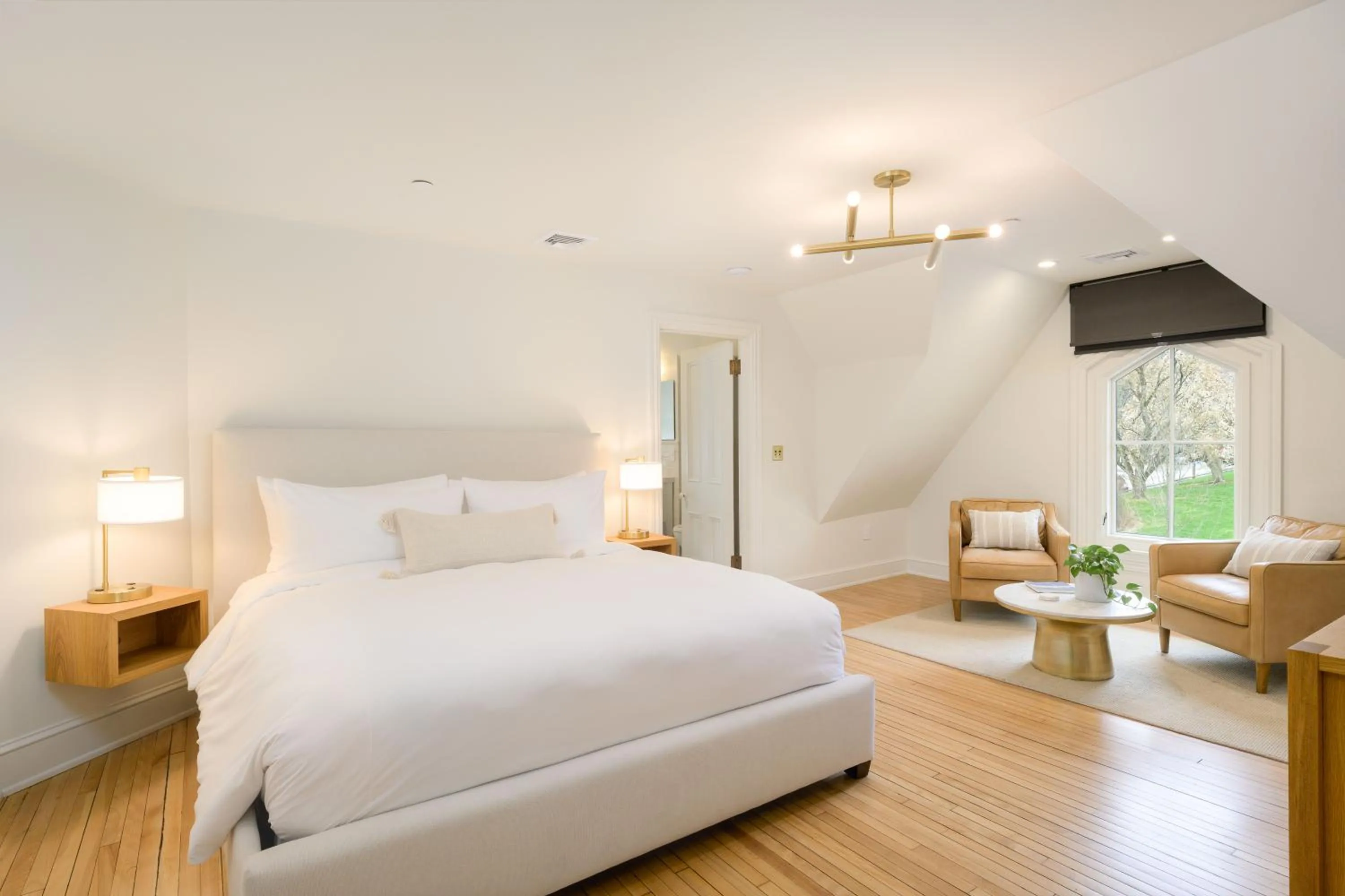 Bed in Wilbur Mansion