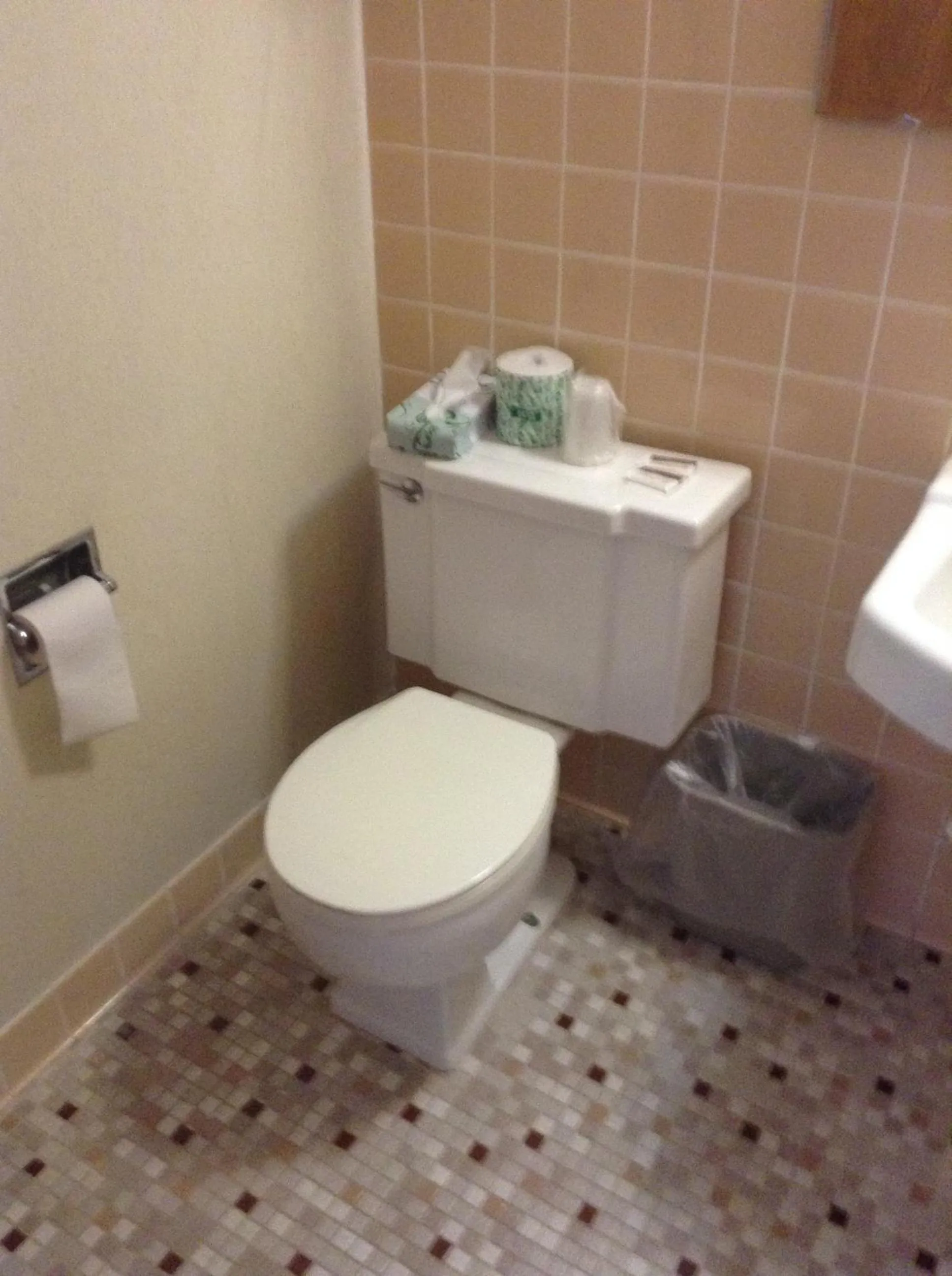 Bathroom in Colonial Inn