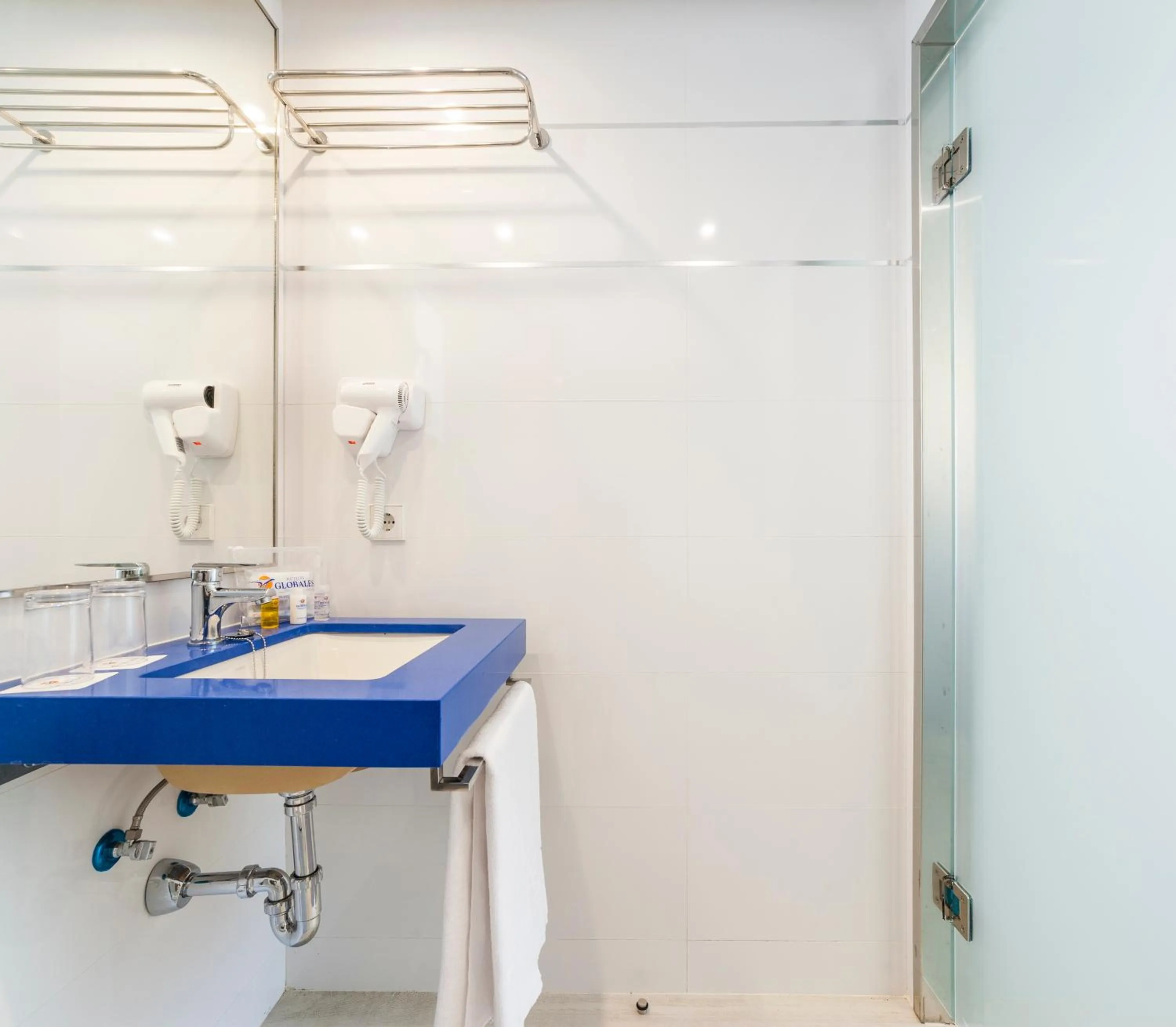 Bathroom in Globales Montemar