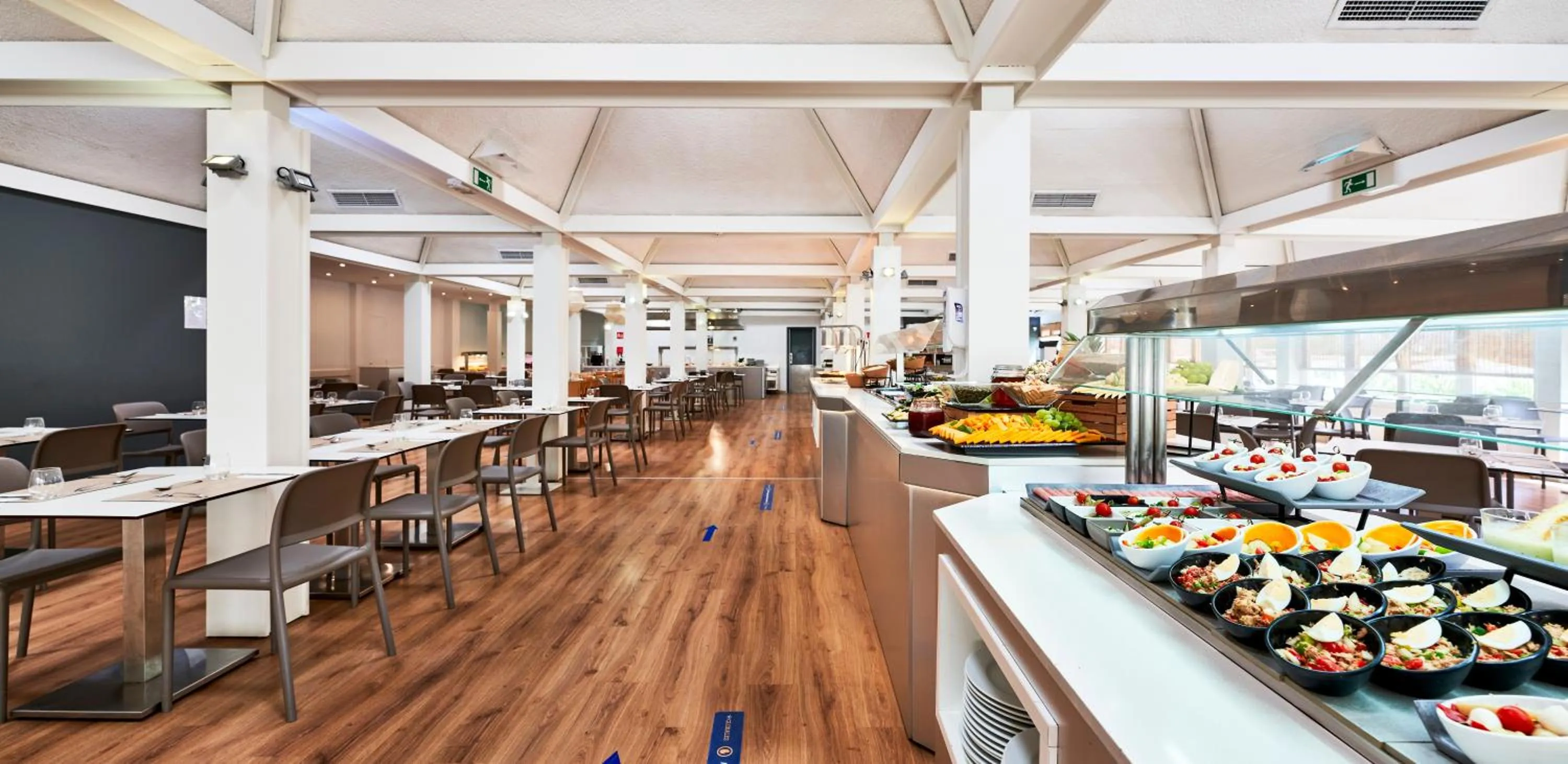 Dining area in Globales Cala'n Bosch