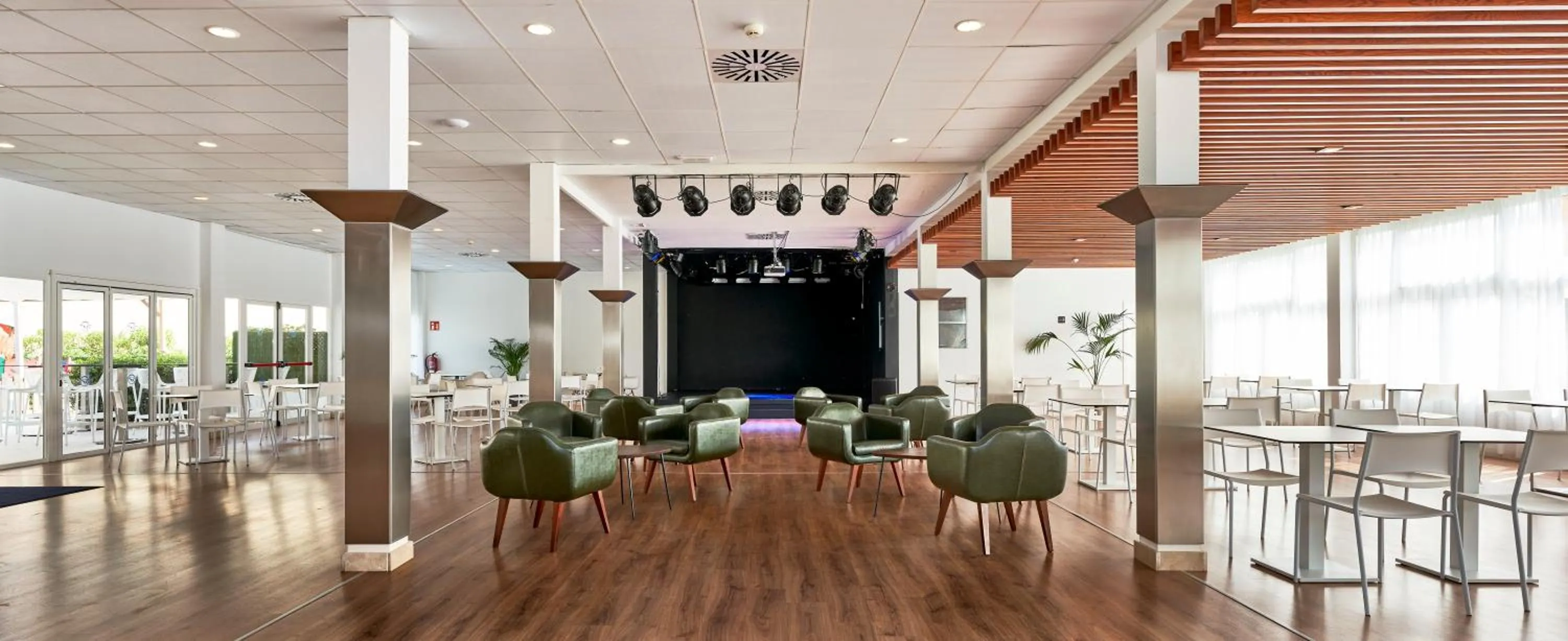 Lounge or bar in Globales Cala'n Bosch