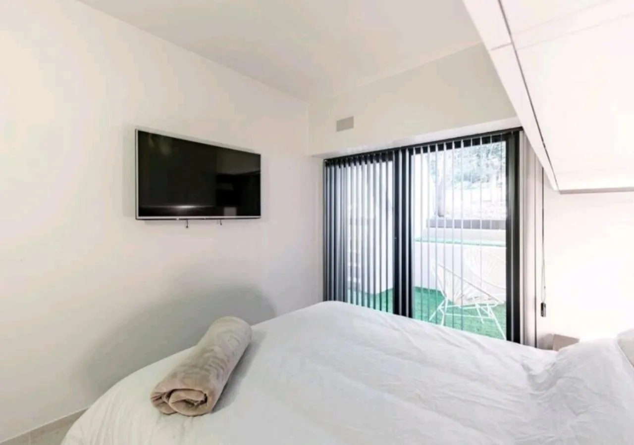 TV and multimedia, Bed in LagoC0C00N - Colazione - 300m stazione - 800m lago