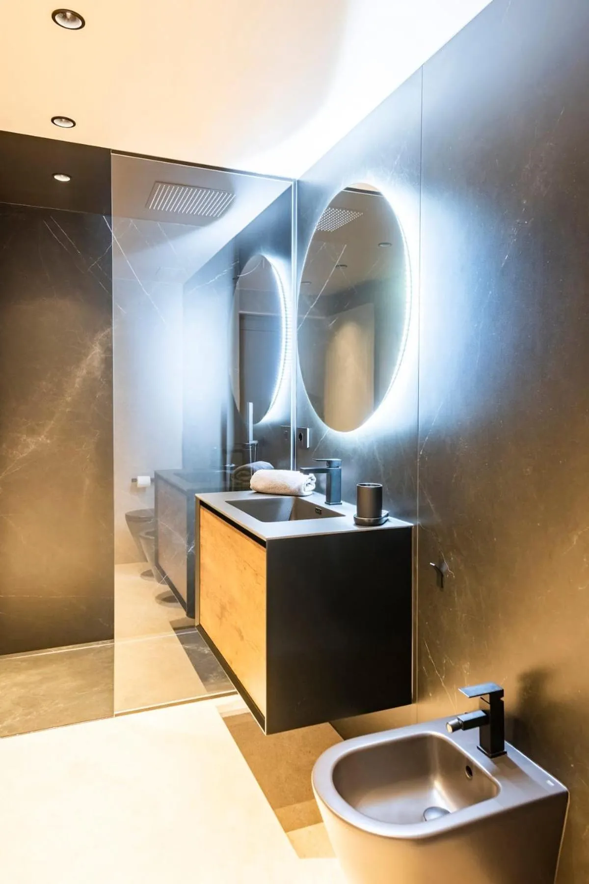 Bathroom in LagoC0C00N - Colazione - 300m stazione - 800m lago