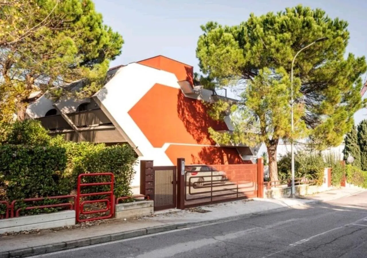 Property building in LagoC0C00N - Colazione - 300m stazione - 800m lago
