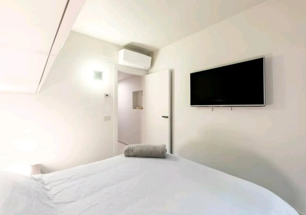 TV and multimedia, Bed in LagoC0C00N - Colazione - 300m stazione - 800m lago