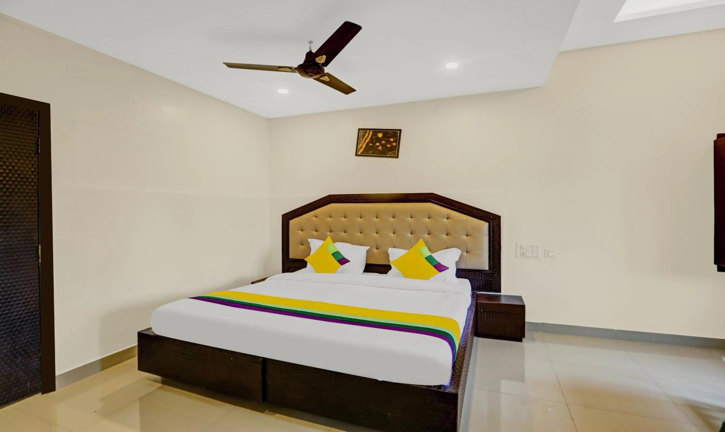 Bedroom, Bed in Itsy Hotels Regalia Grand, 500 Mtrs From Madikeri Fort