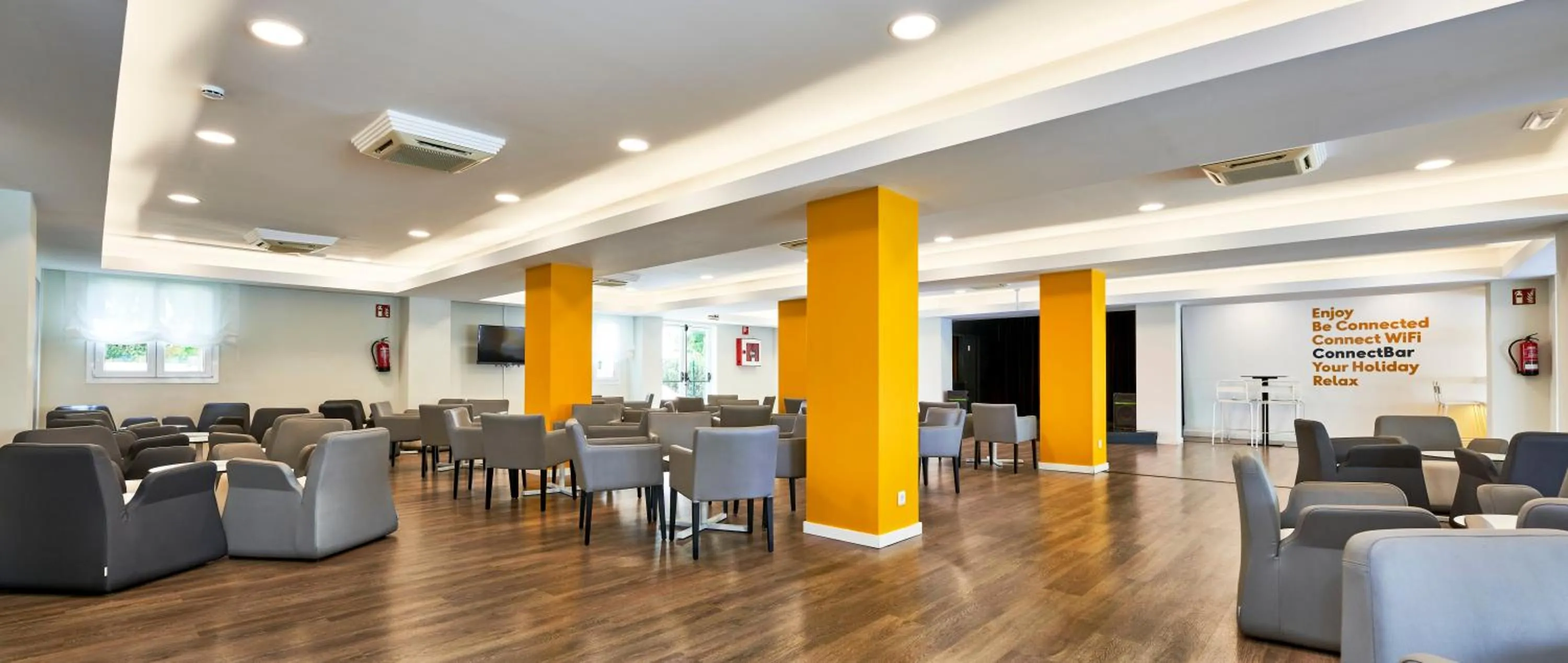 Lounge or bar in Globales Los Delfines