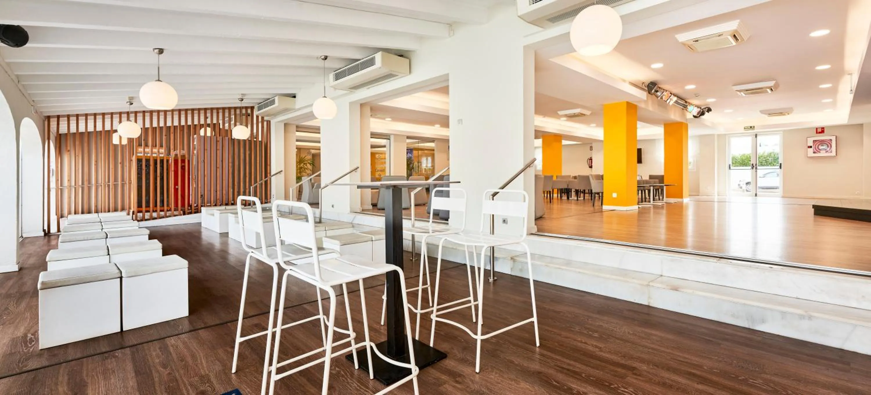 Lobby or reception in Globales Los Delfines