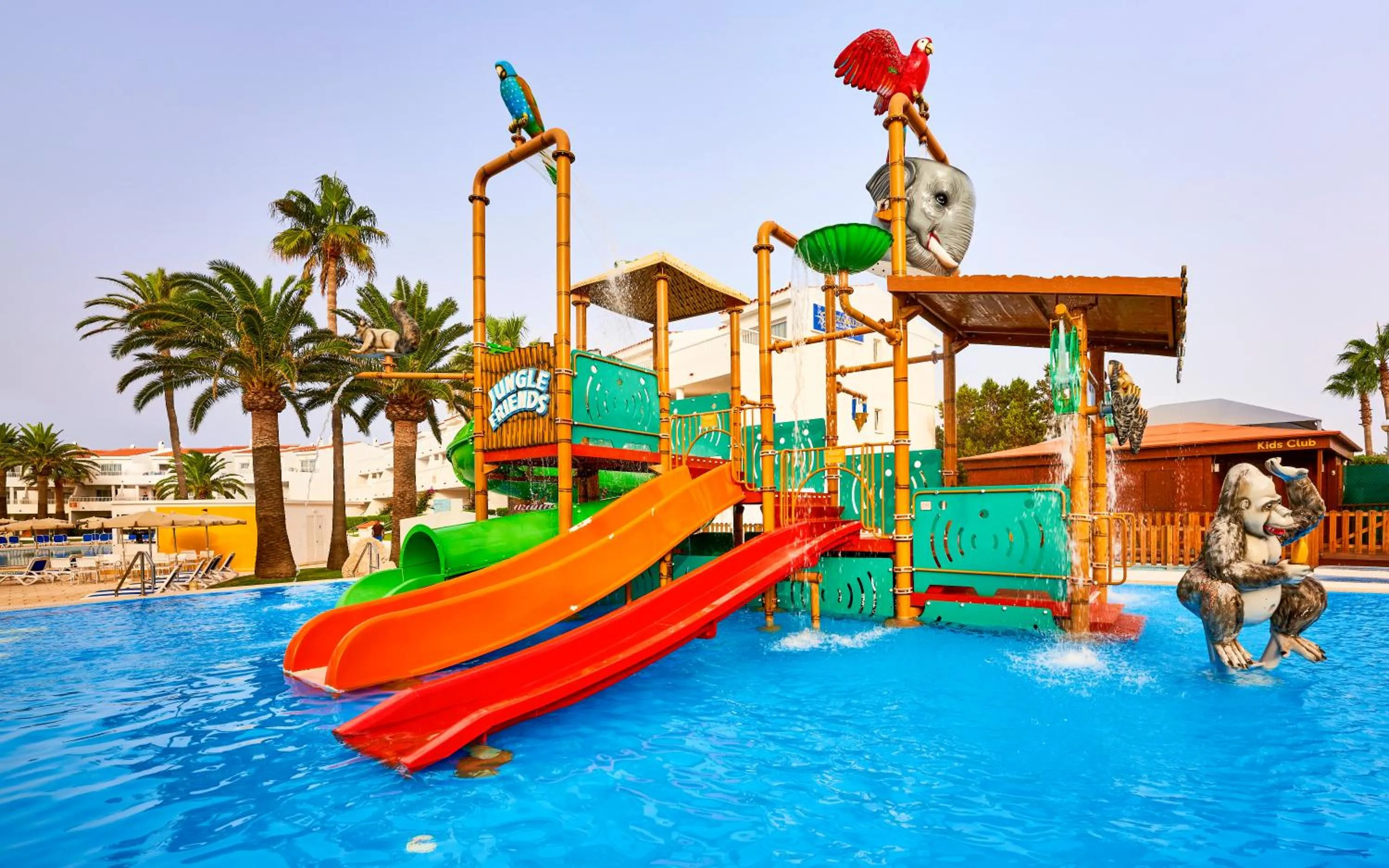 Swimming pool in Globales Los Delfines