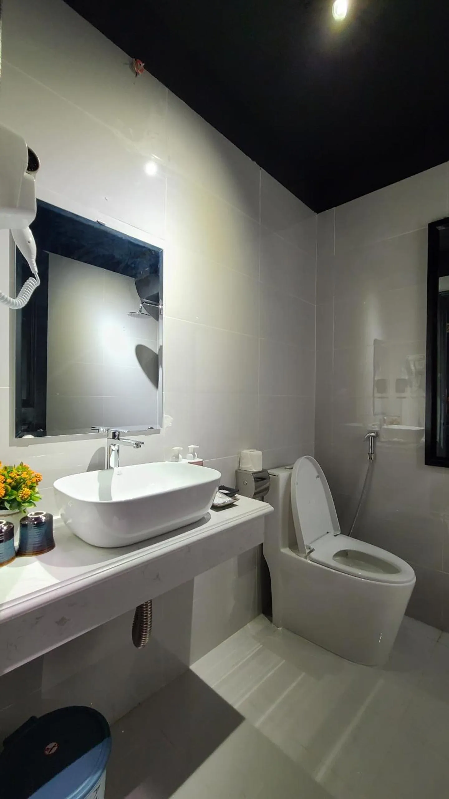 Bathroom in Hanoi Lucky Hostel